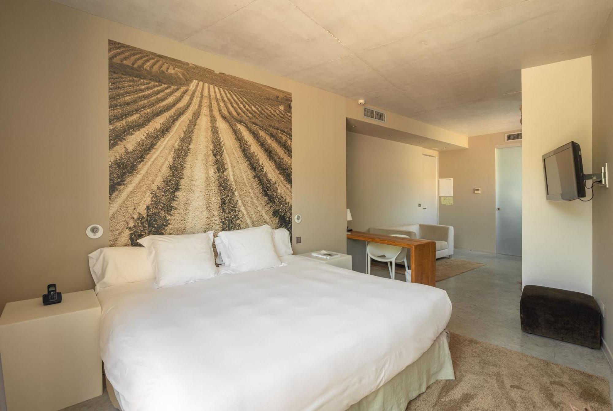 Deluxe Room,1554130474:JPEG
