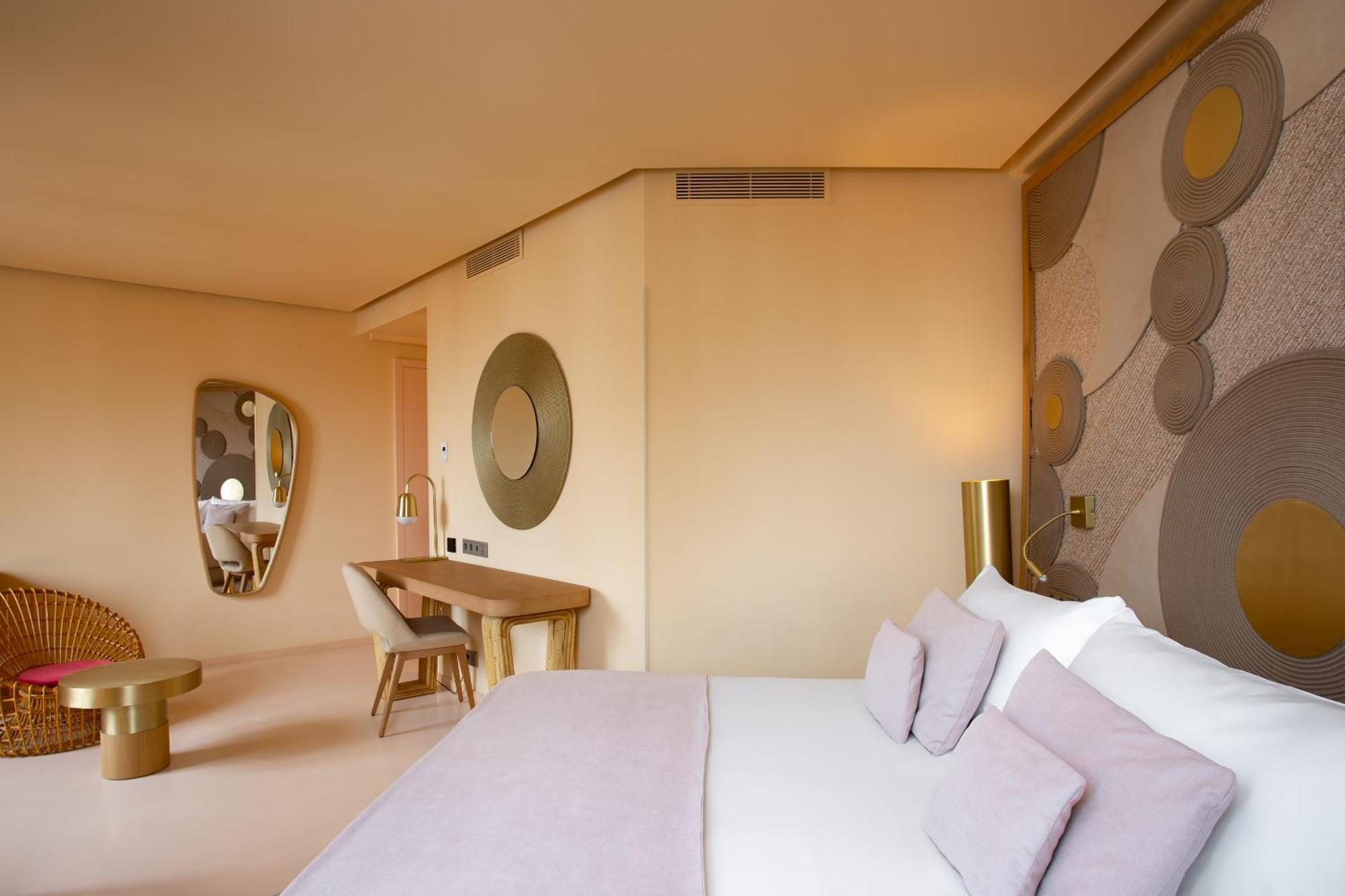 Junior Suite Gran Via View,1554992374:JPEG