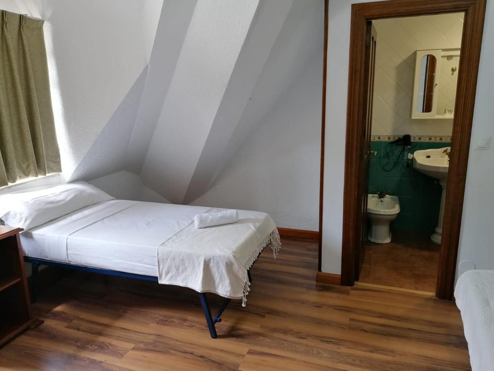Superior Queen Room,1555300177:JPEG