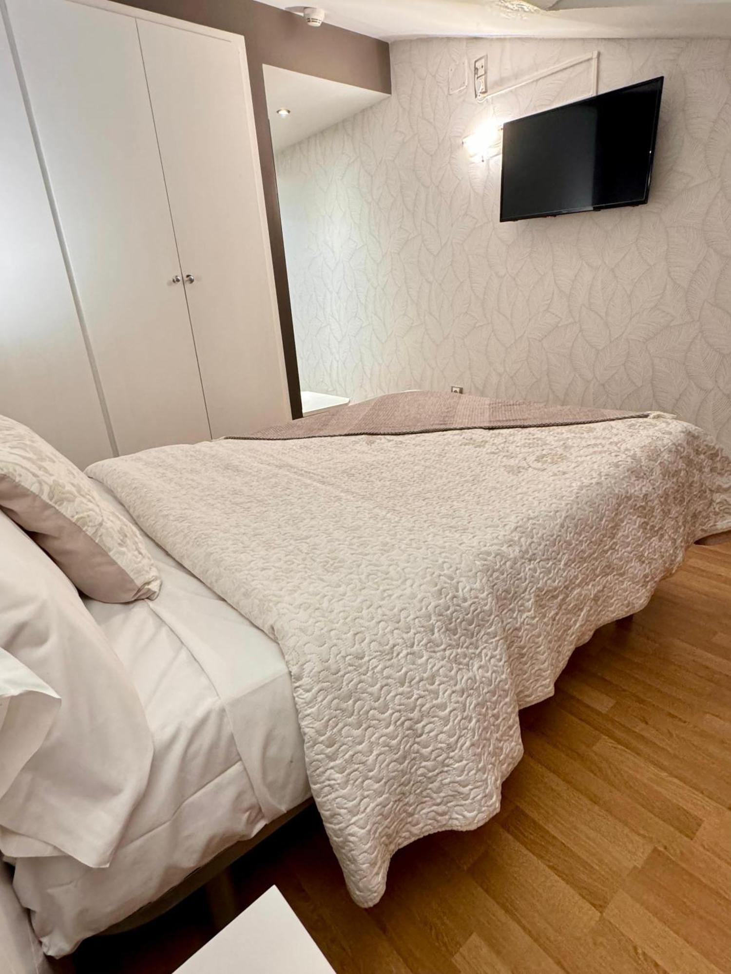 Budget Double Room,1559691517:JPEG