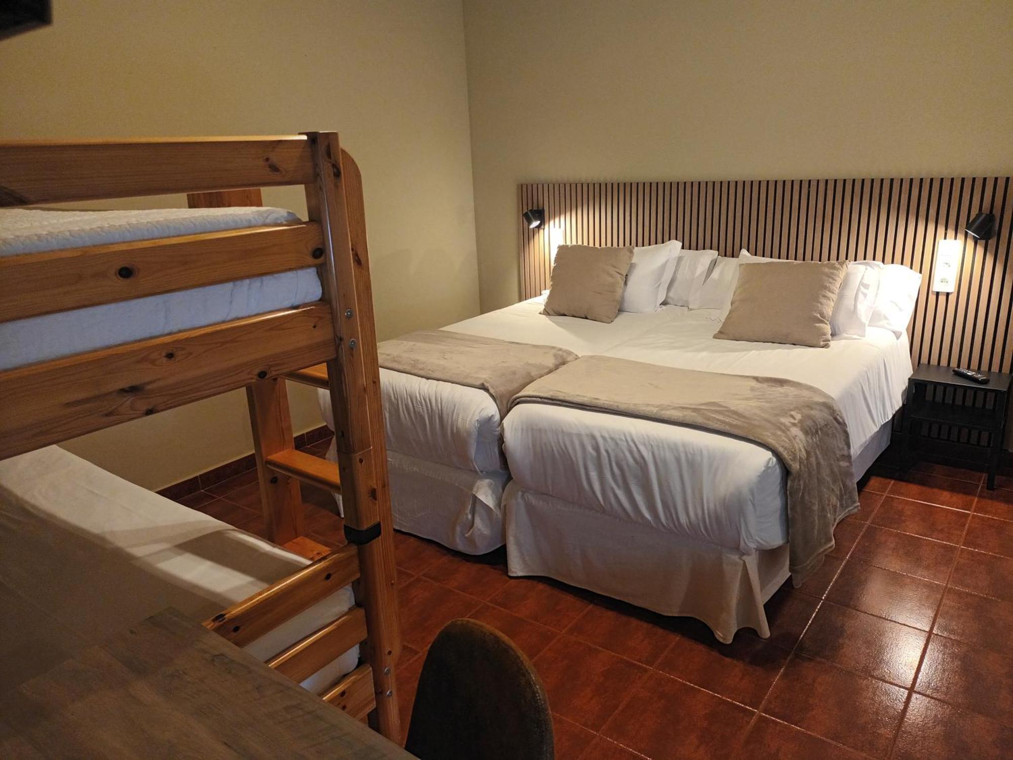 Family Room,1563270229:JPEG