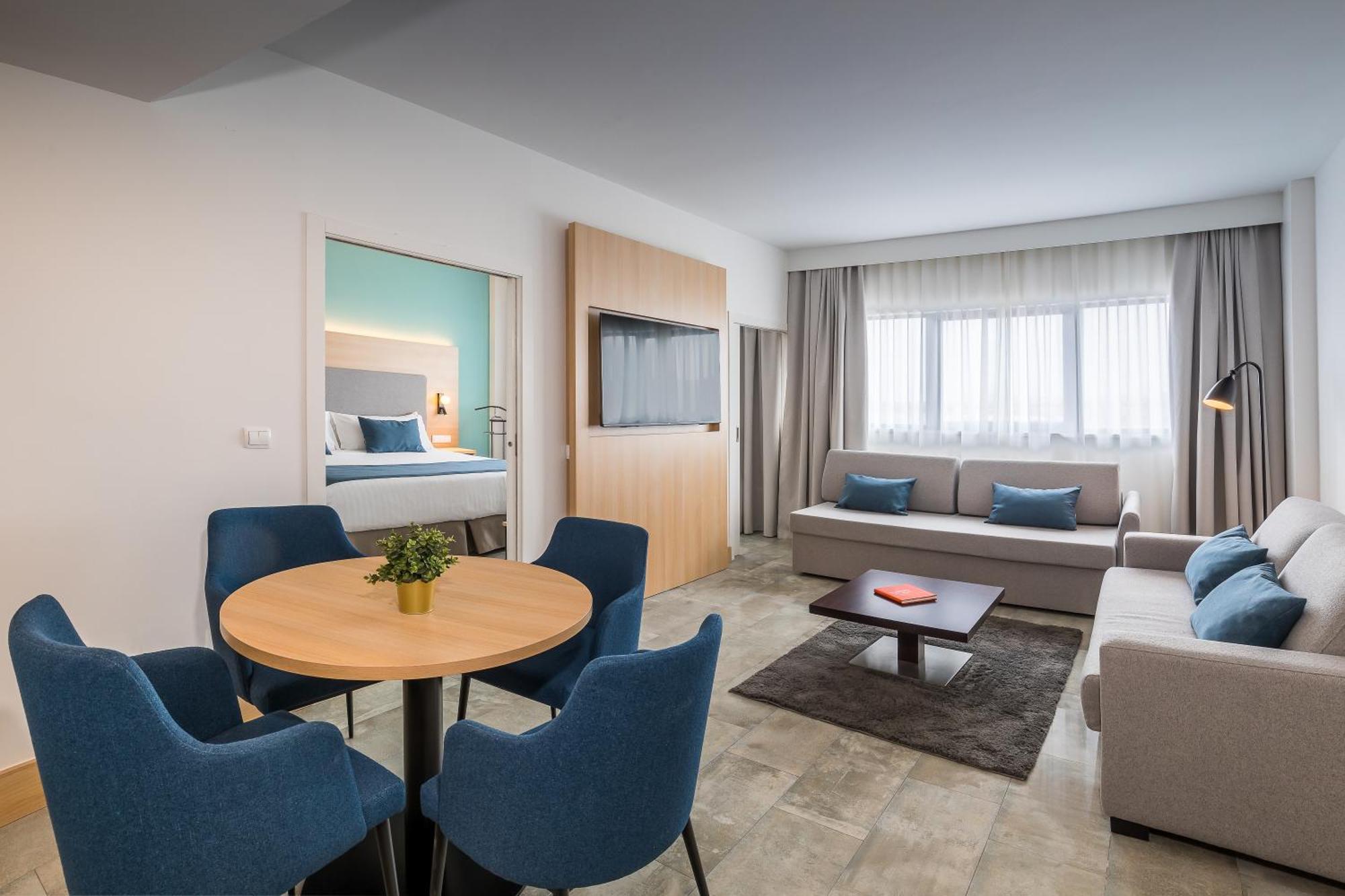 Junior Suite,1566971138:JPEG