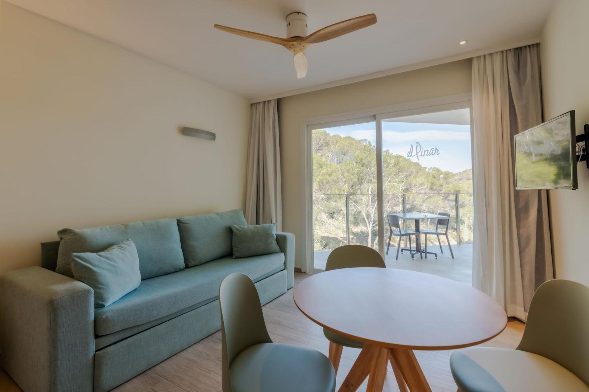 Studio Terrace,1583650148:JPEG