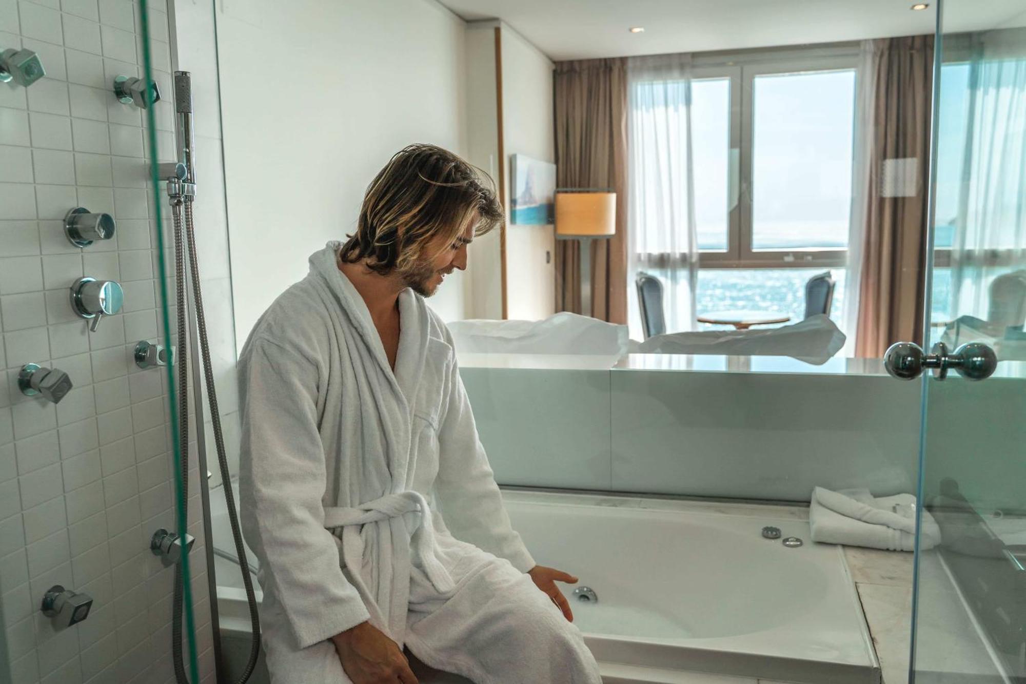 Single Room with Sea View,1584423250:JPEG