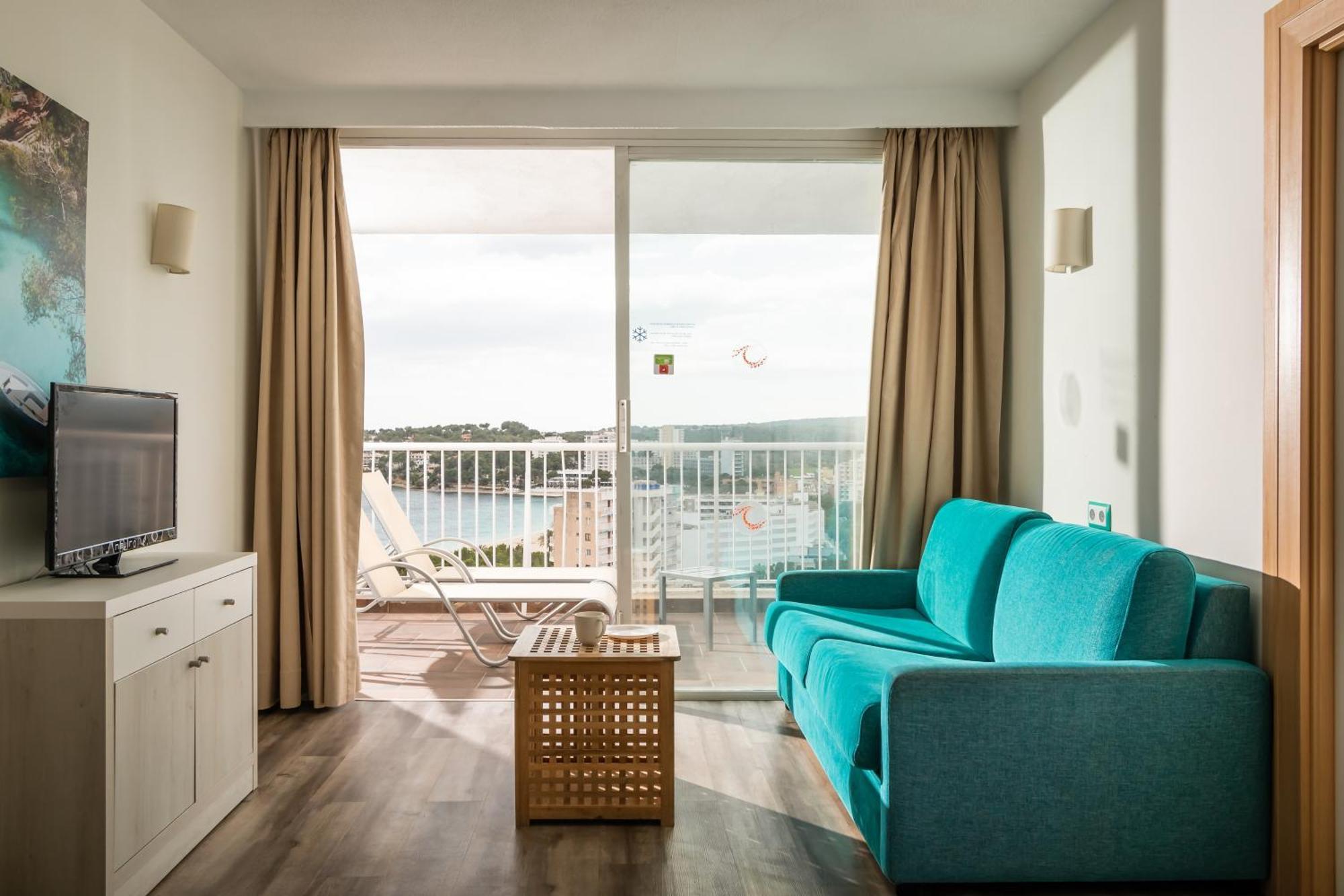 Premium One-Bedroom Apartment Panoramic Sea View,1585462554:JPEG
