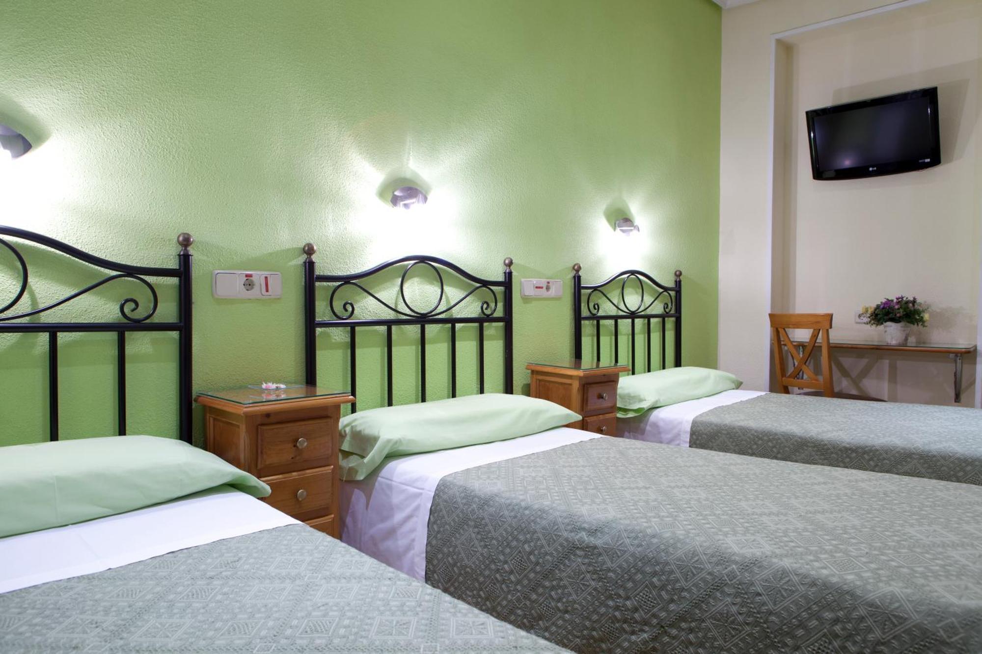 Triple Room,48373573:JPEG