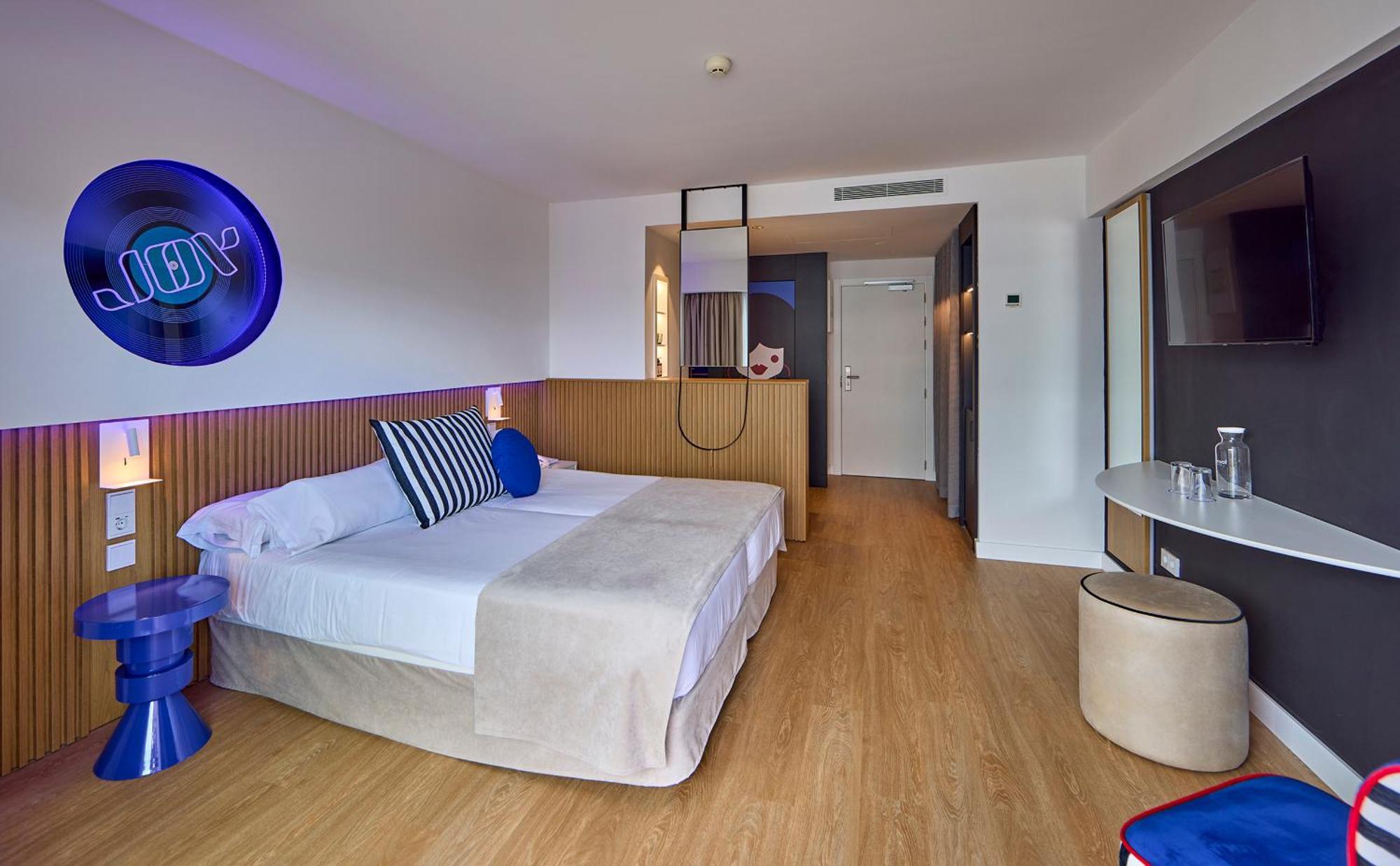 Double Room,1589557503:JPEG