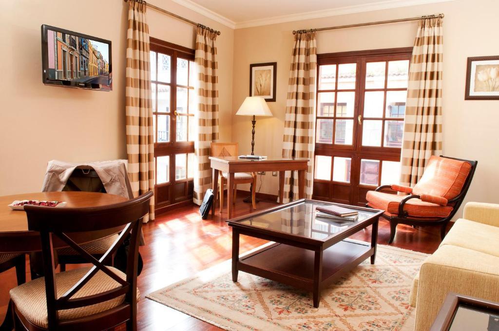 Junior Suite,654272619:JPEG