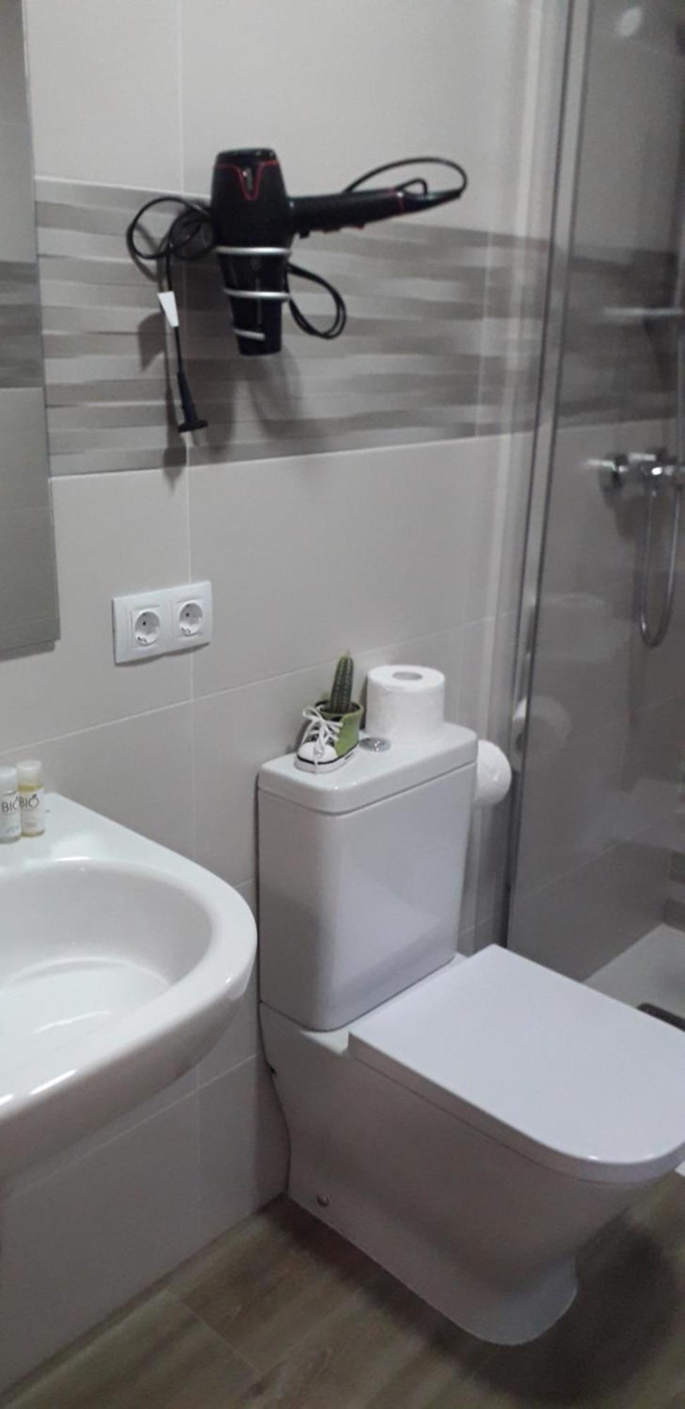 Habitación Doble con baño privado - 2 camas