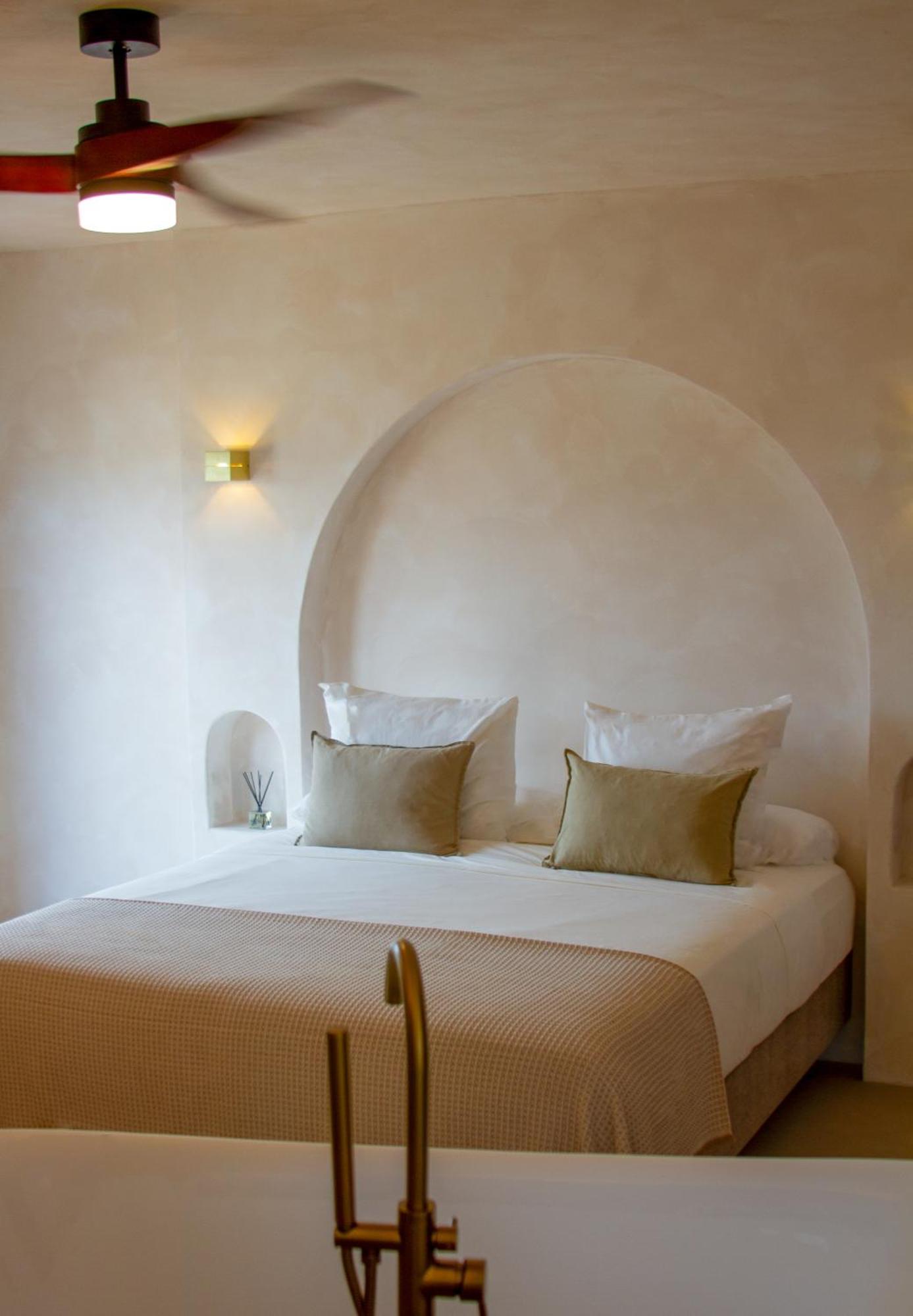 Deluxe Double Room,1590609403:JPEG