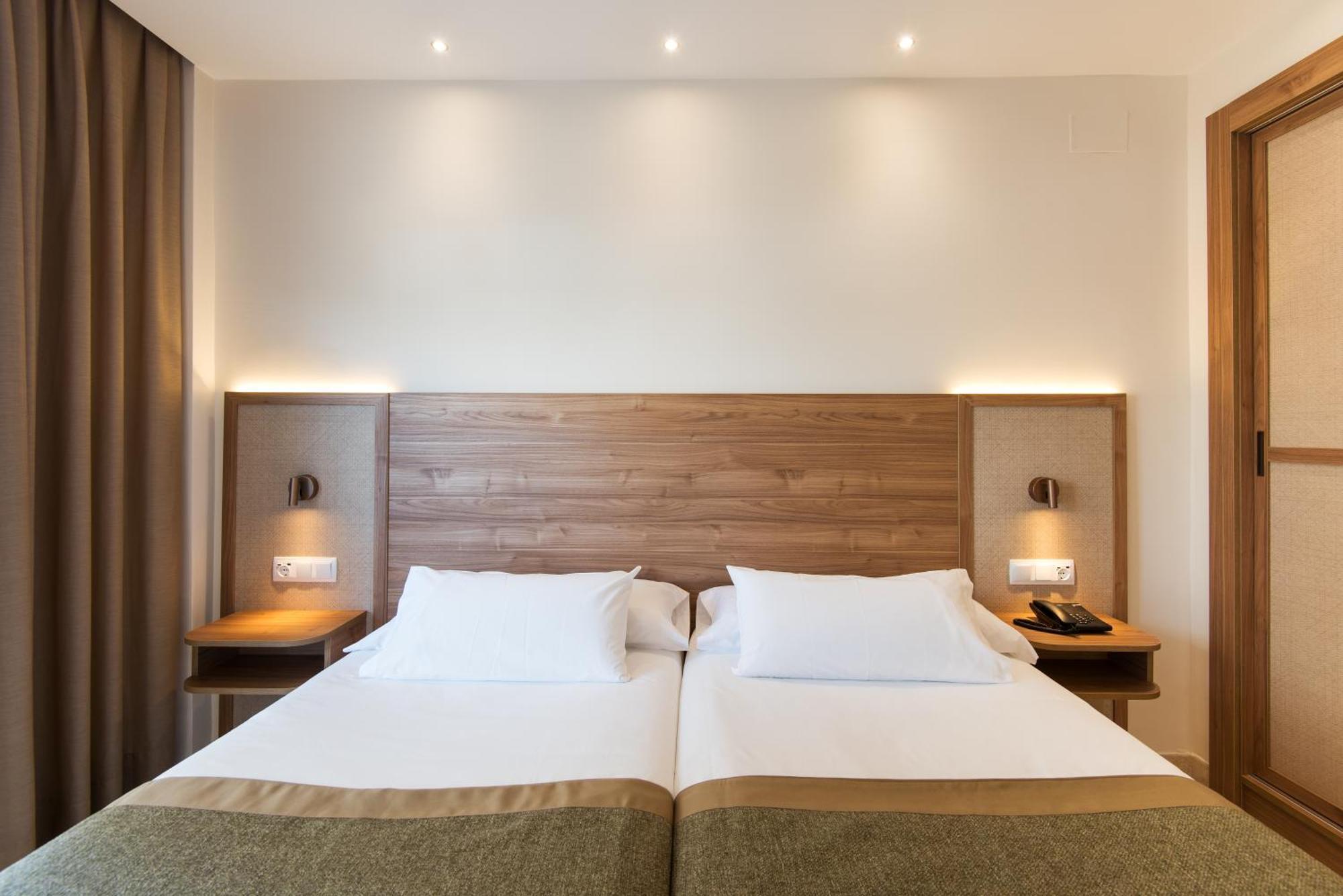 Twin Room with Terrace and Side Sea Views,1592044084:JPEG