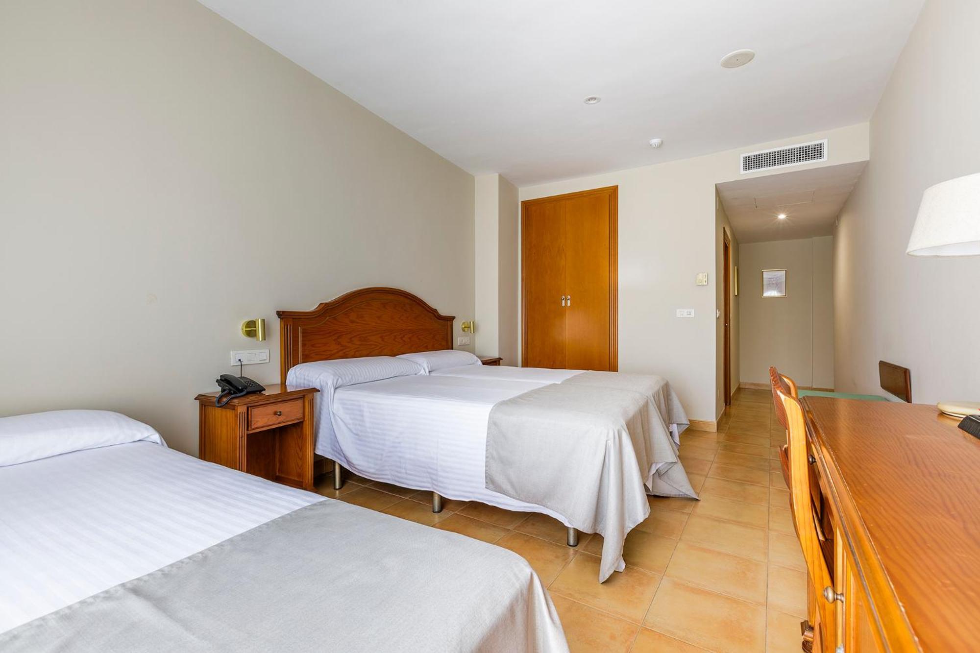 Triple Room,1593640559:JPEG
