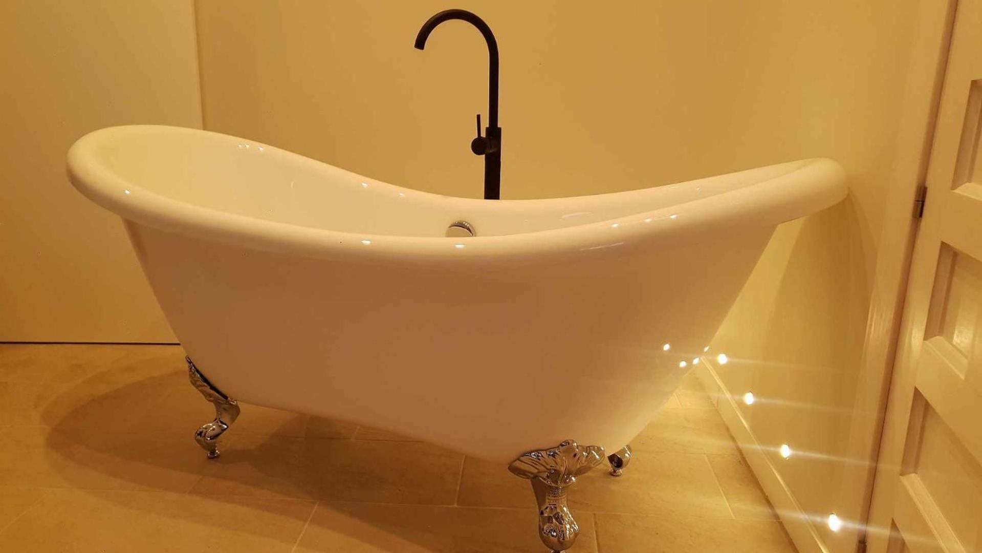 Deluxe Double Room Bath