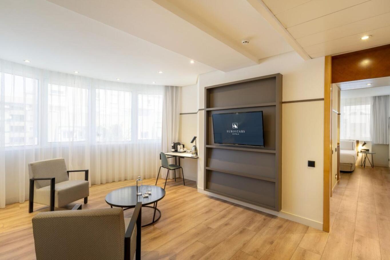 Suite,1595396689:JPEG