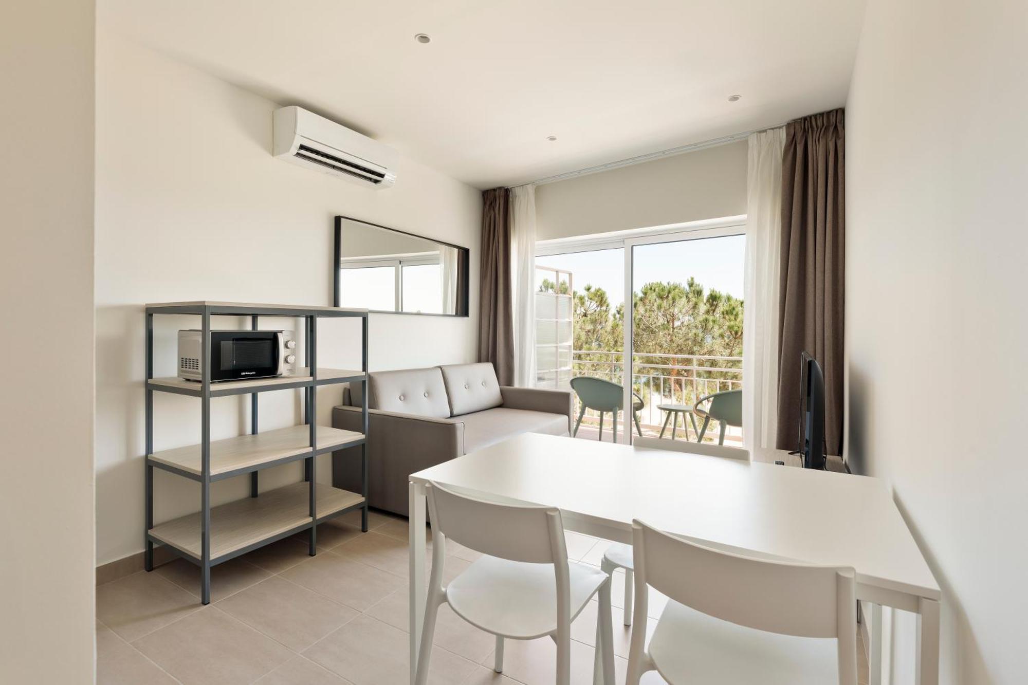 Studio Apartment Sea View,1595417547:JPEG