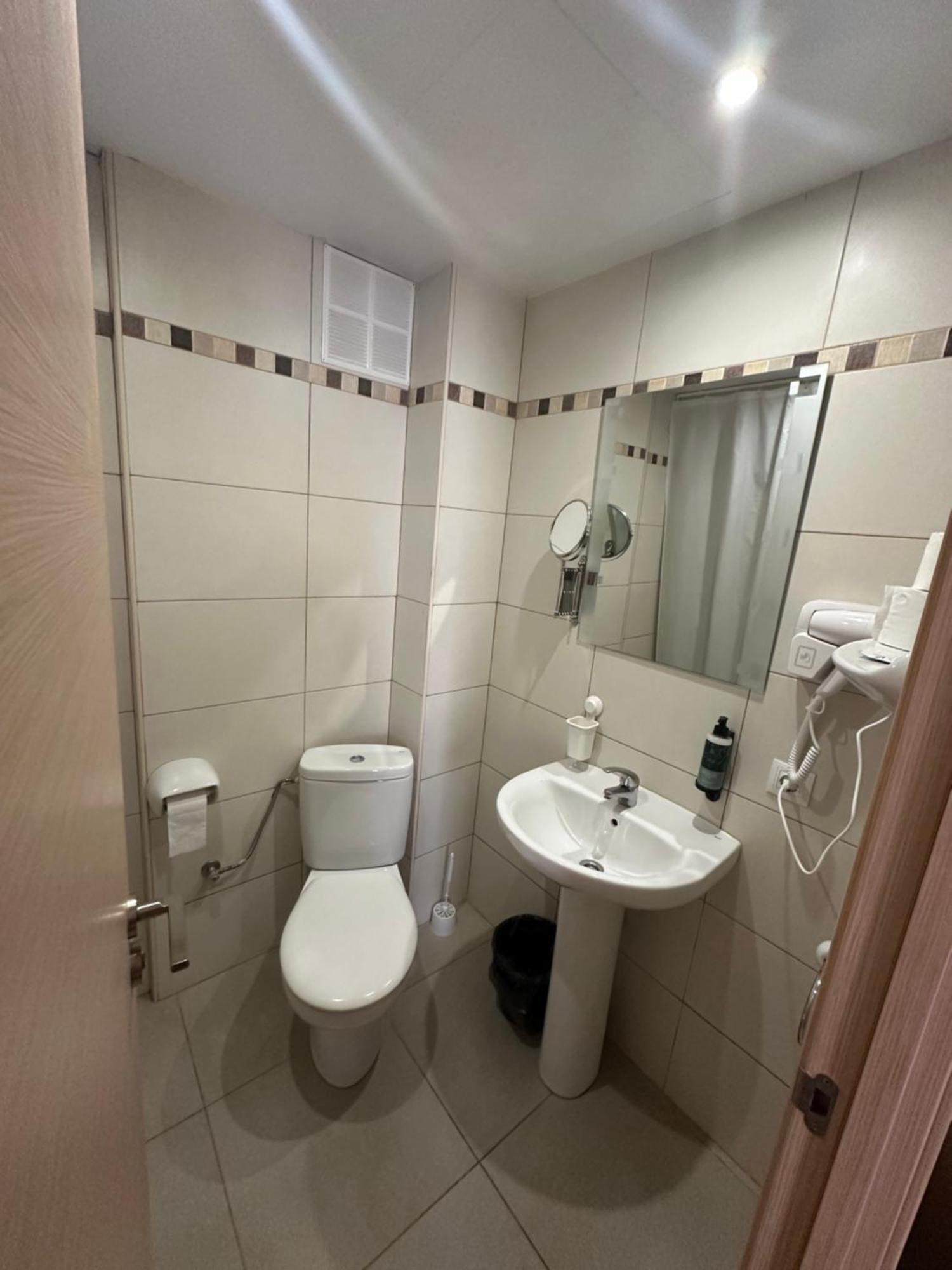 Single Room,1597190564:JPEG