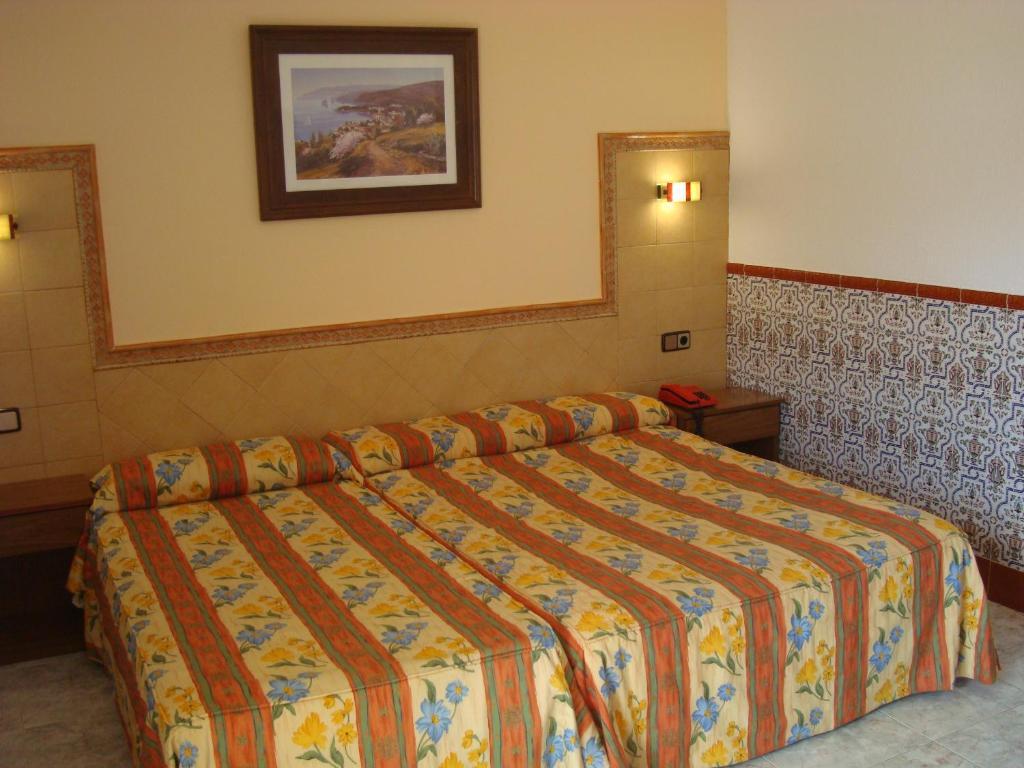 Double or Twin Room with Pool View,107352495:JPEG