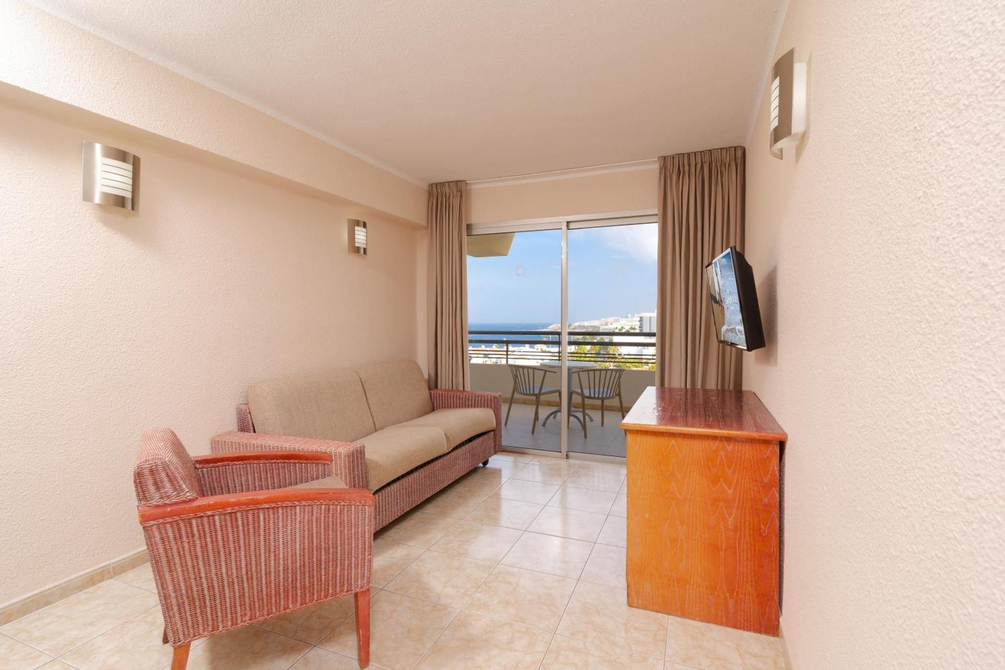 One-Bedroom Apartment Superior (2 Adults),1602342845:JPEG