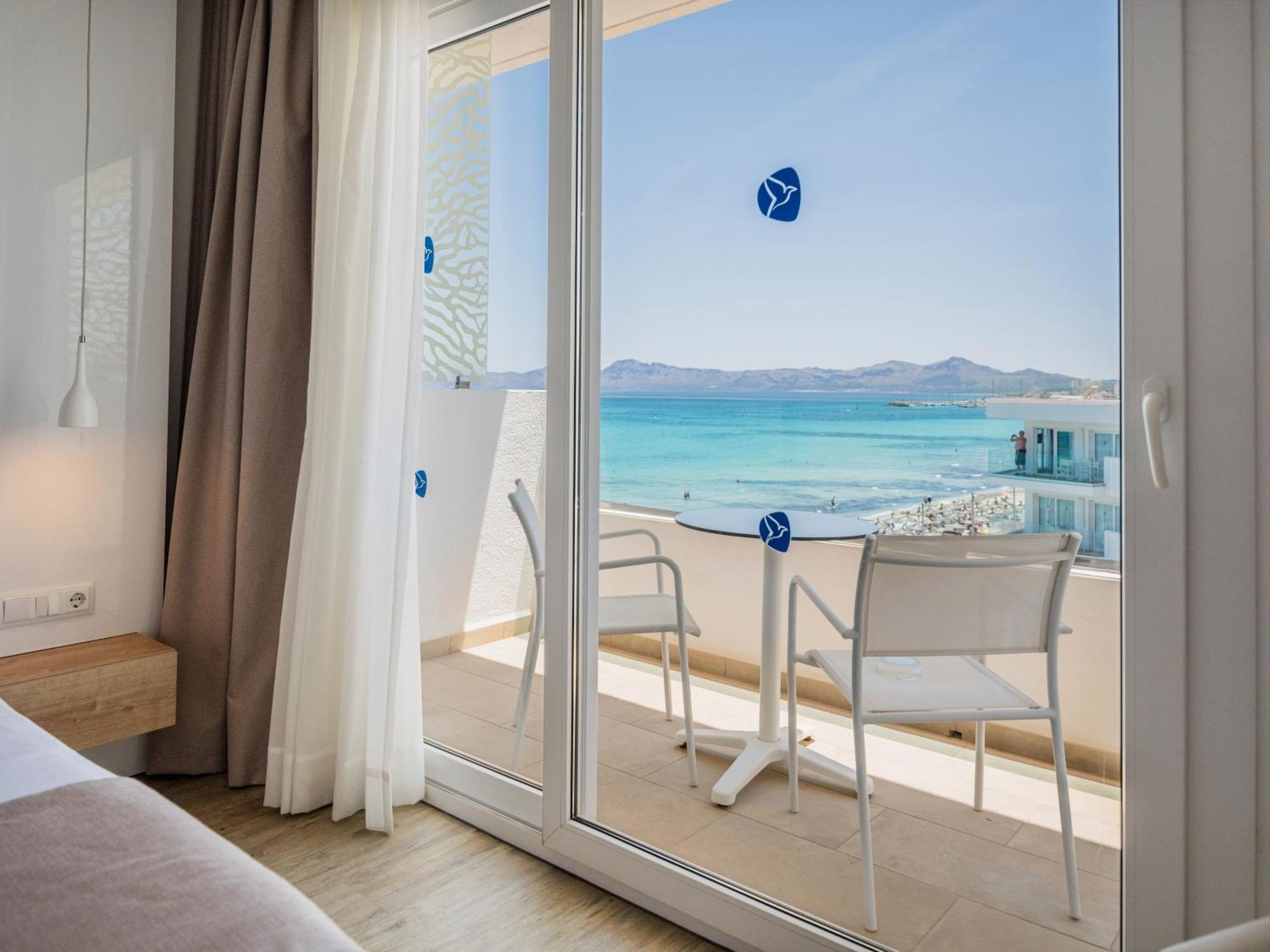 Twin Room Lateral Sea View