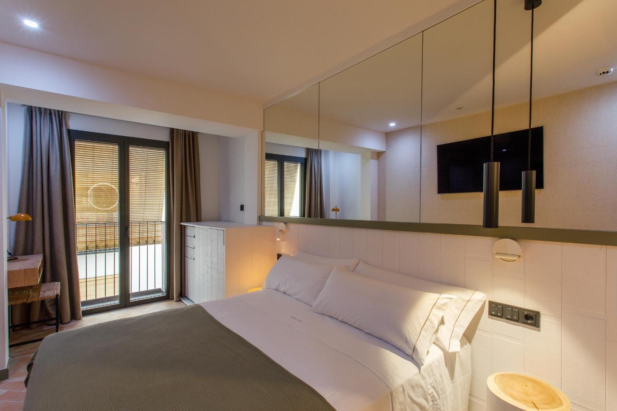 Double Room,1602964140:JPEG