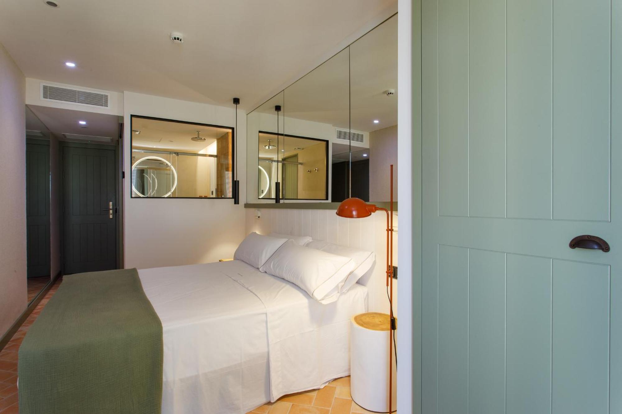 Double Room,1602964167:JPEG