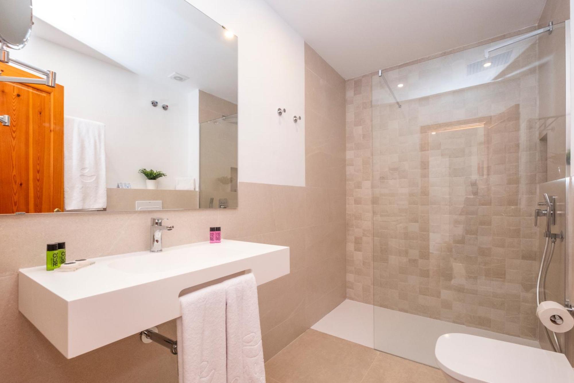 One Bedroom Apartment with Garden