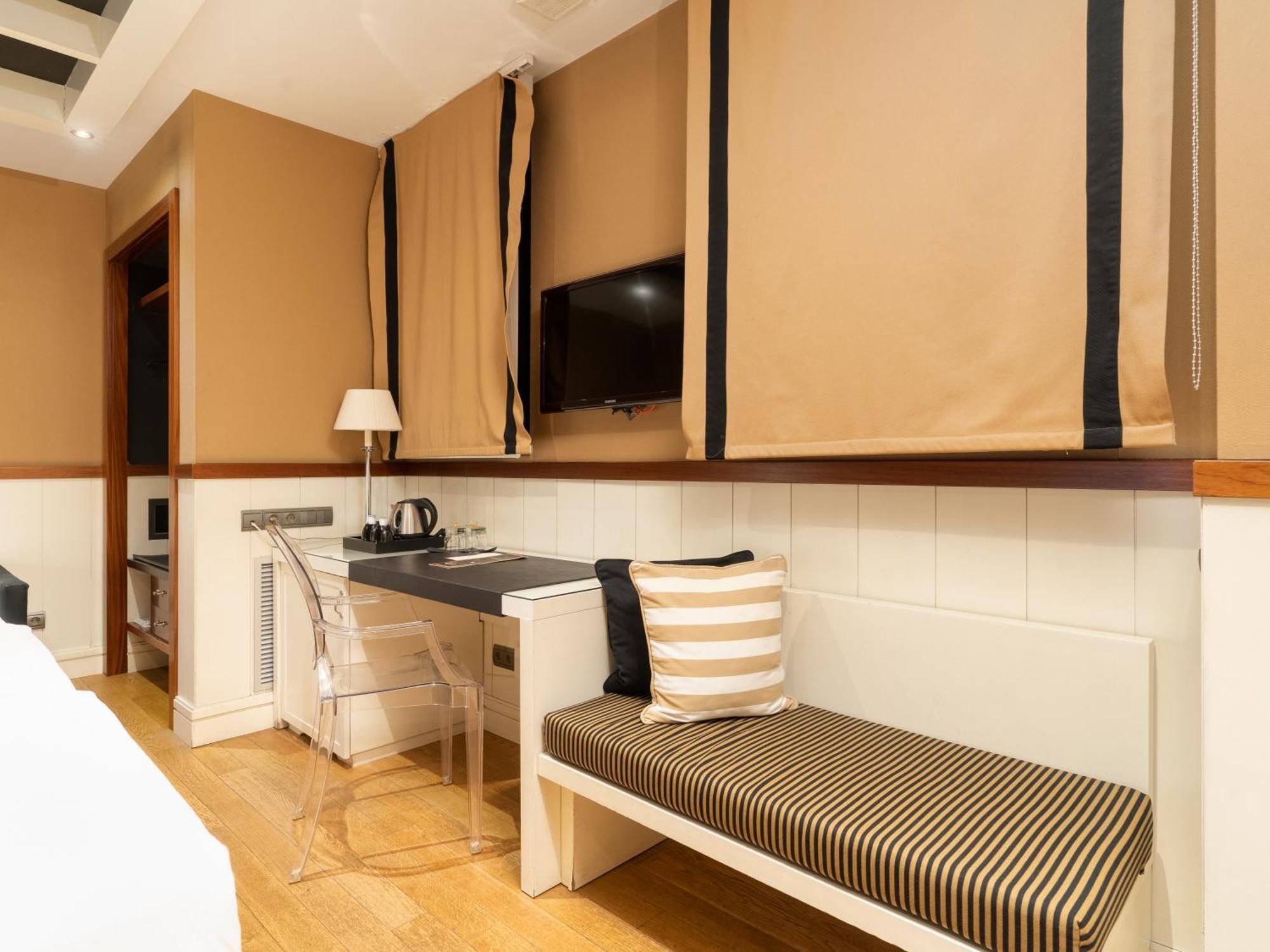 Triple Room,1610830079:JPEG