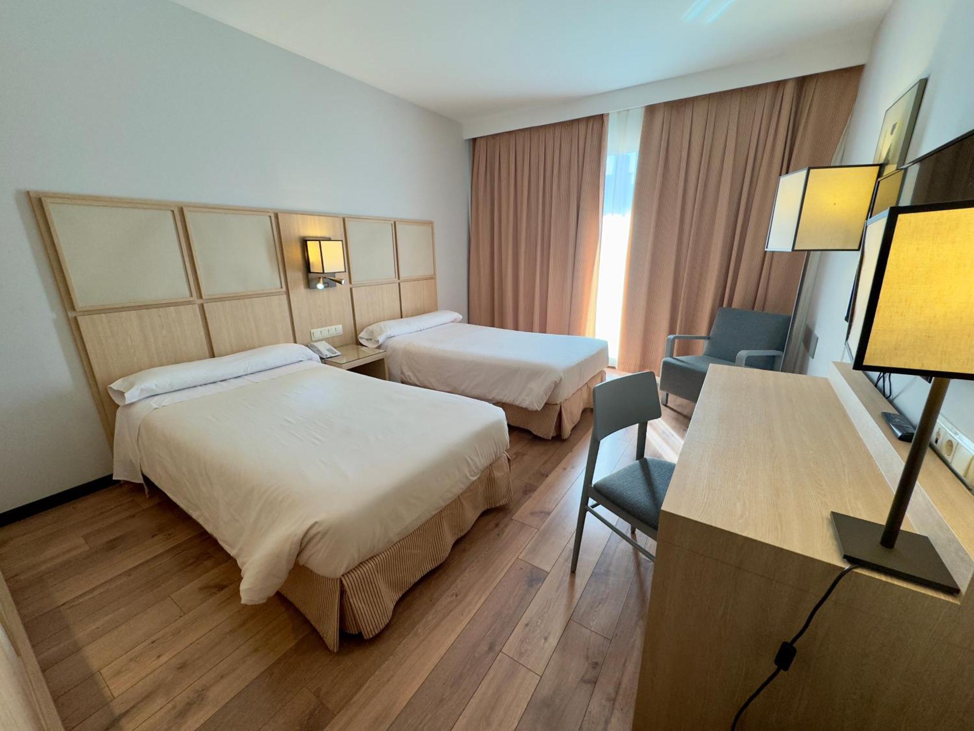 Twin Room,1611057749:JPEG