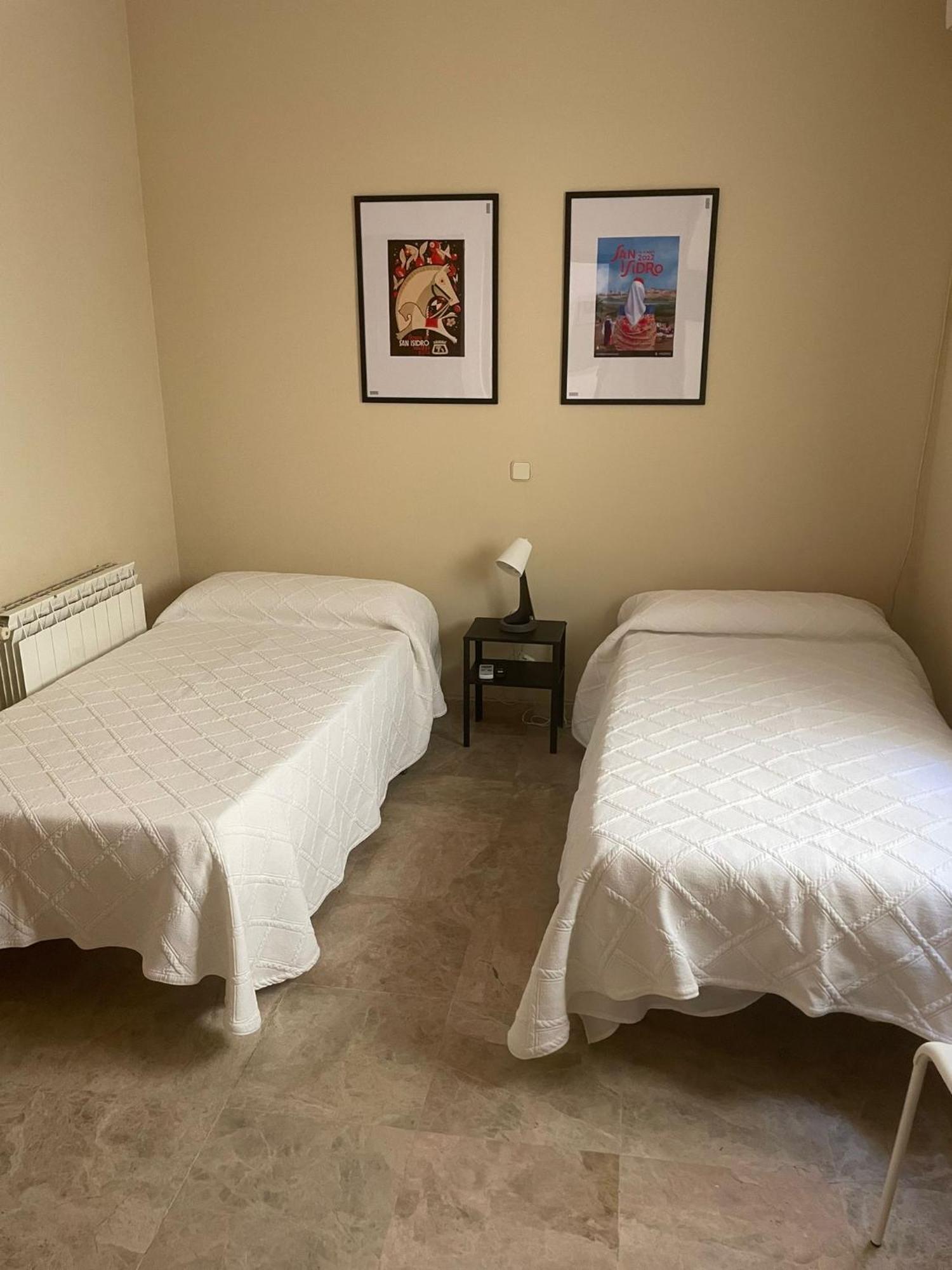 Twin Room,1612050544:JPEG