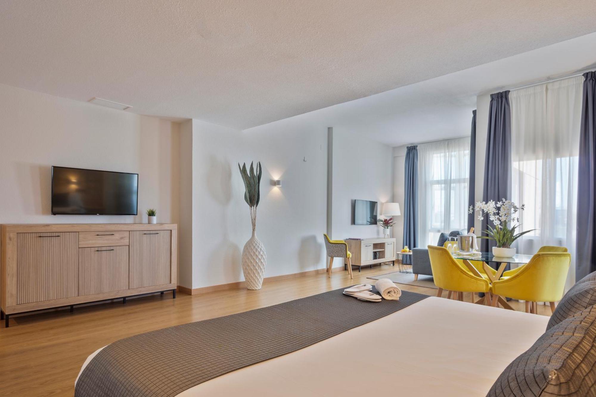 Suite with Whirlpool
