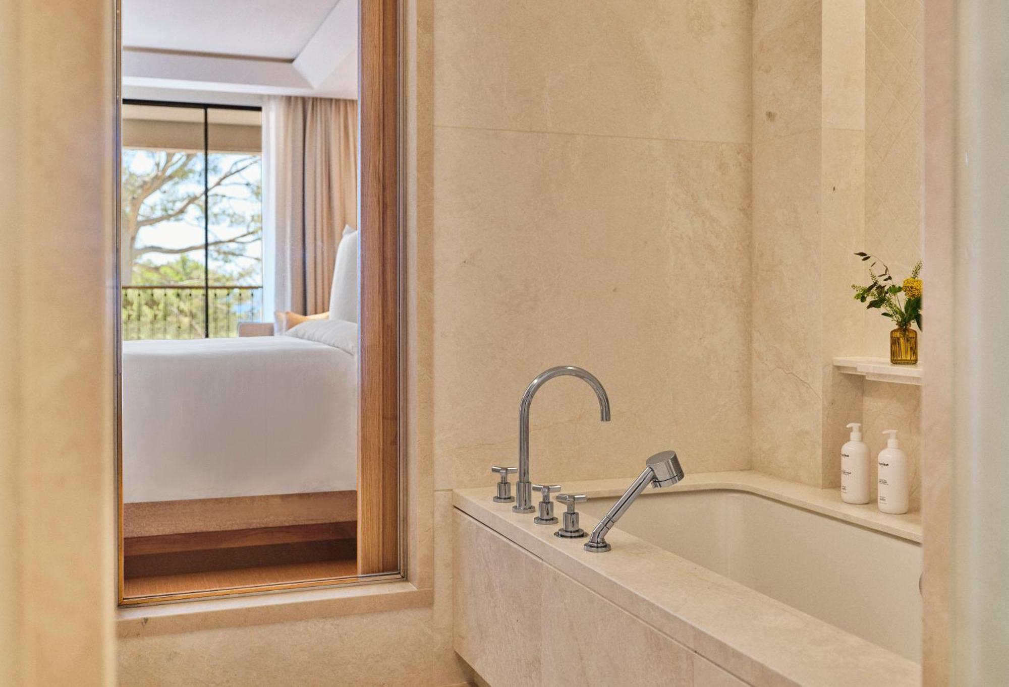 Pine View Room