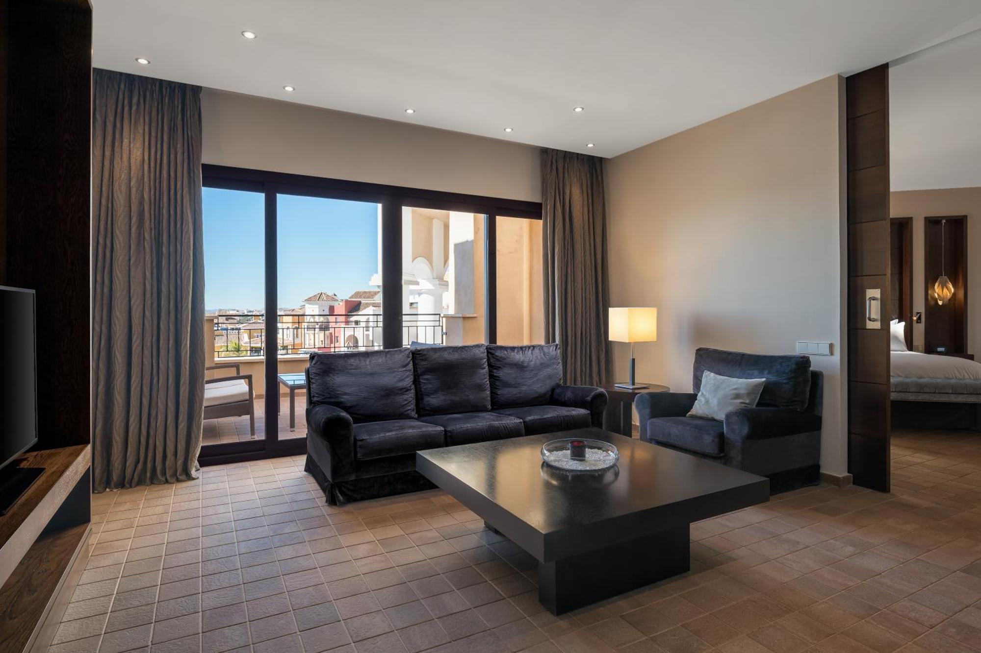 Deluxe One-Bedroom King Suite with View,1615652225:JPEG