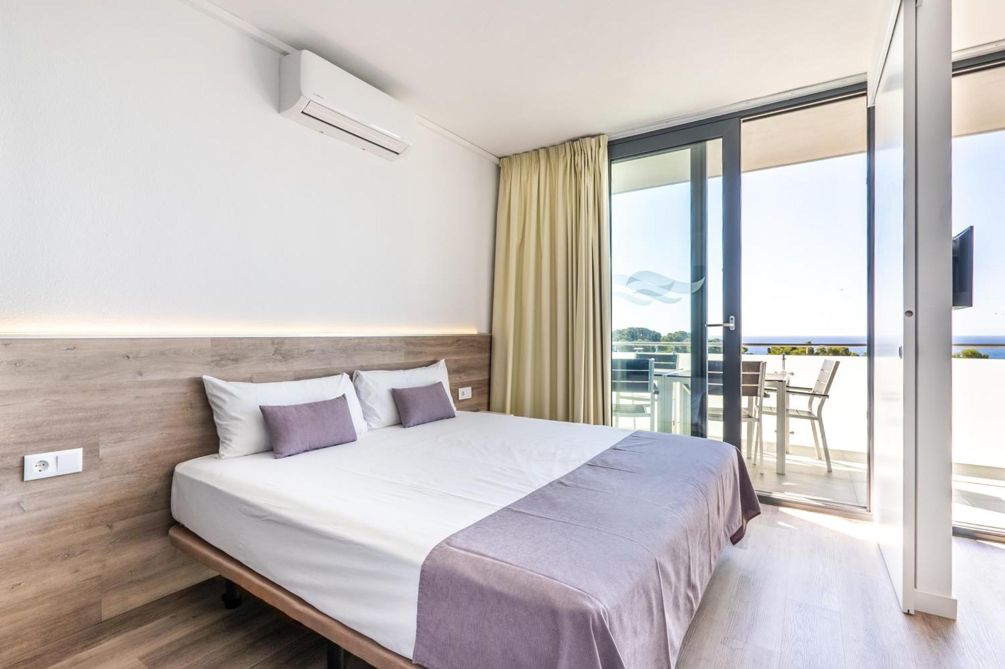 One-Bedroom Superior Apartment up to 10 years old