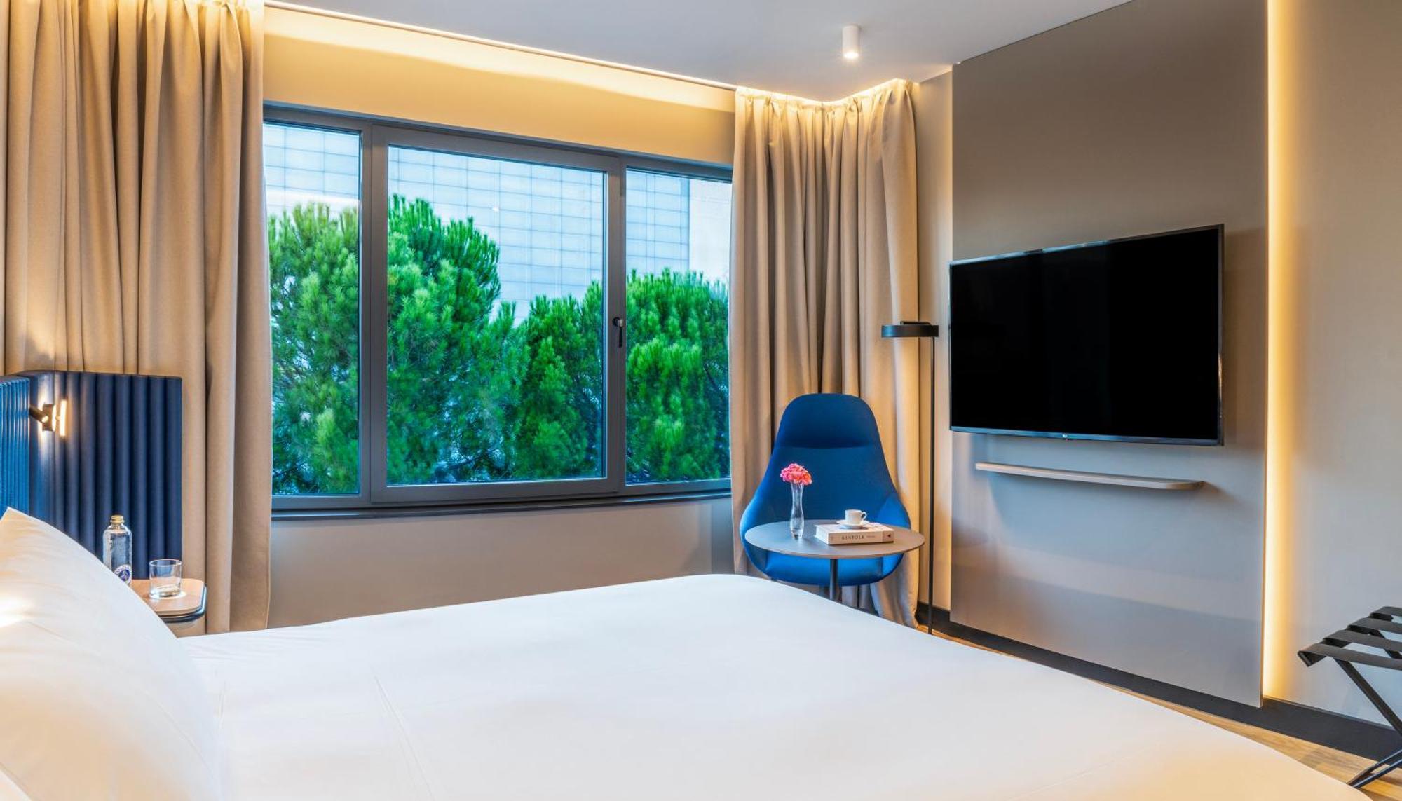 Executive Room with Double Bed and Sofa