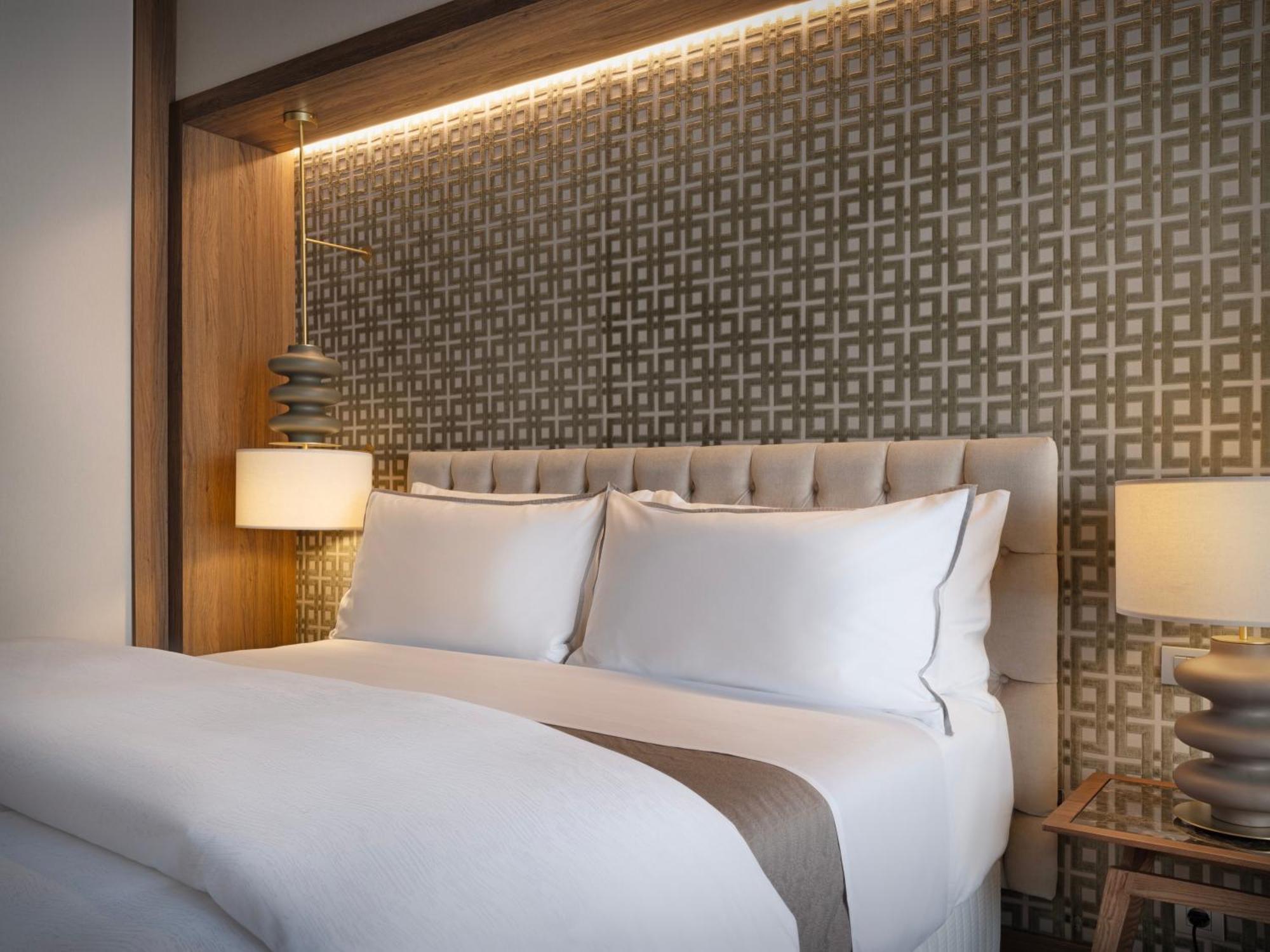 Premium Deluxe King Room - High Floor,1619755295:JPEG