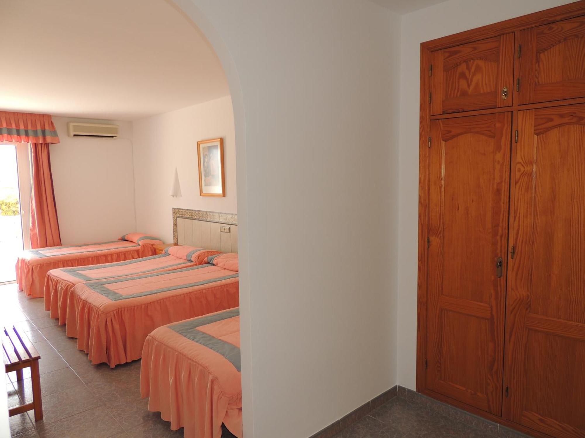 Quadruple Room with Balcony