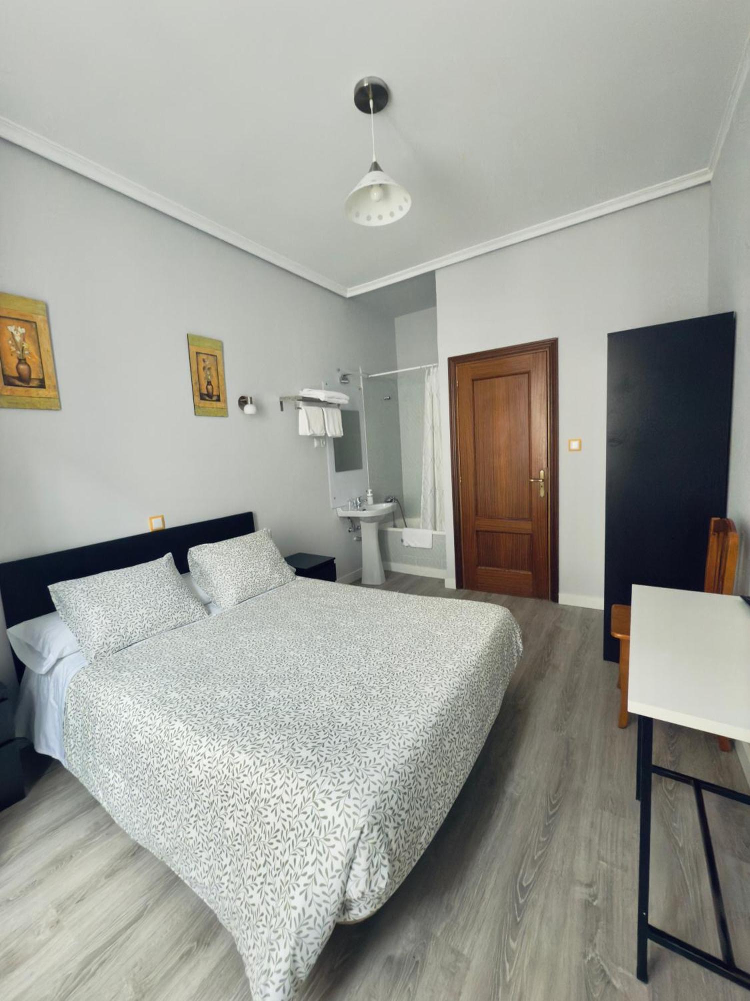 Habitación Doble con baño compartido