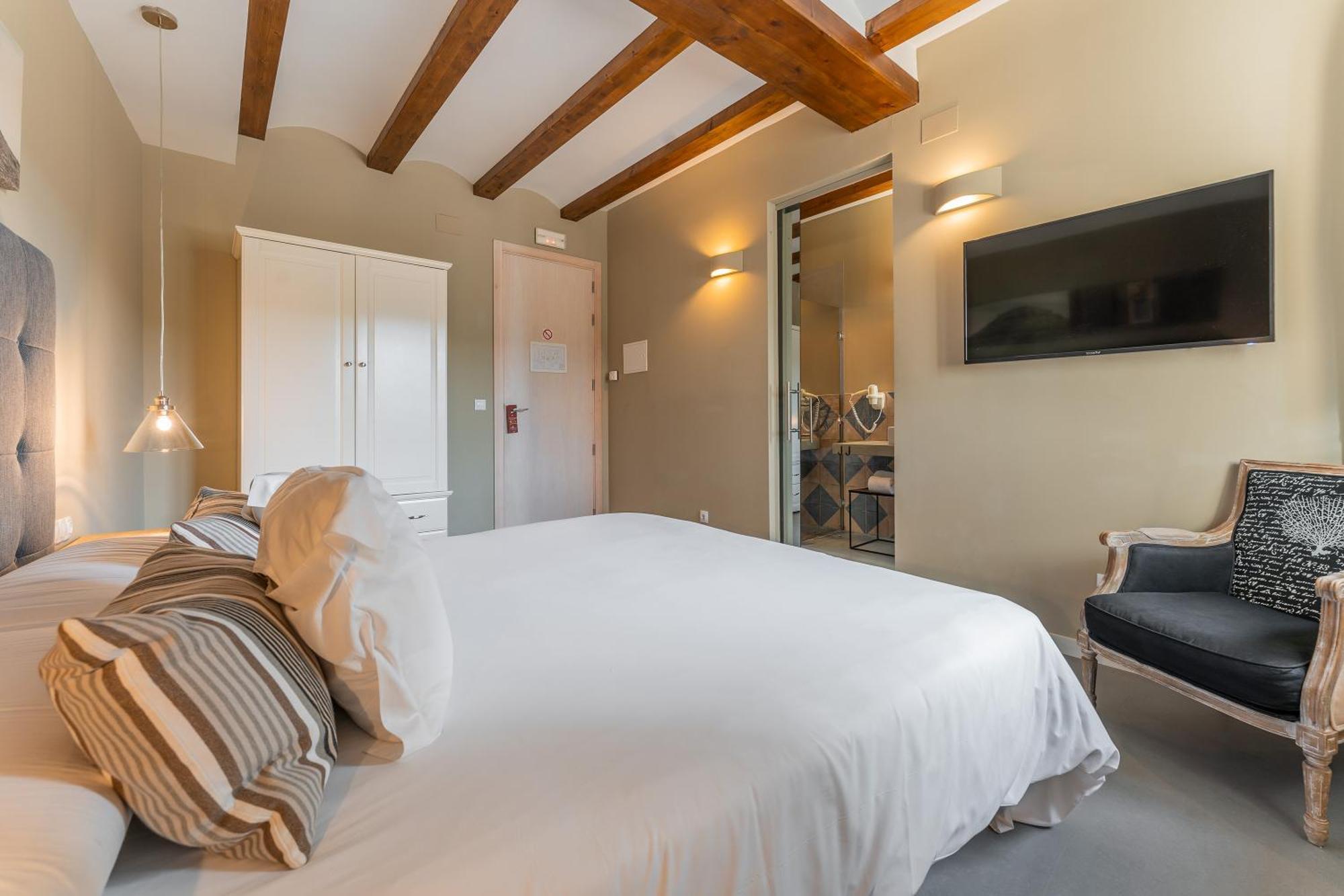 Double Room,1624329531:JPEG