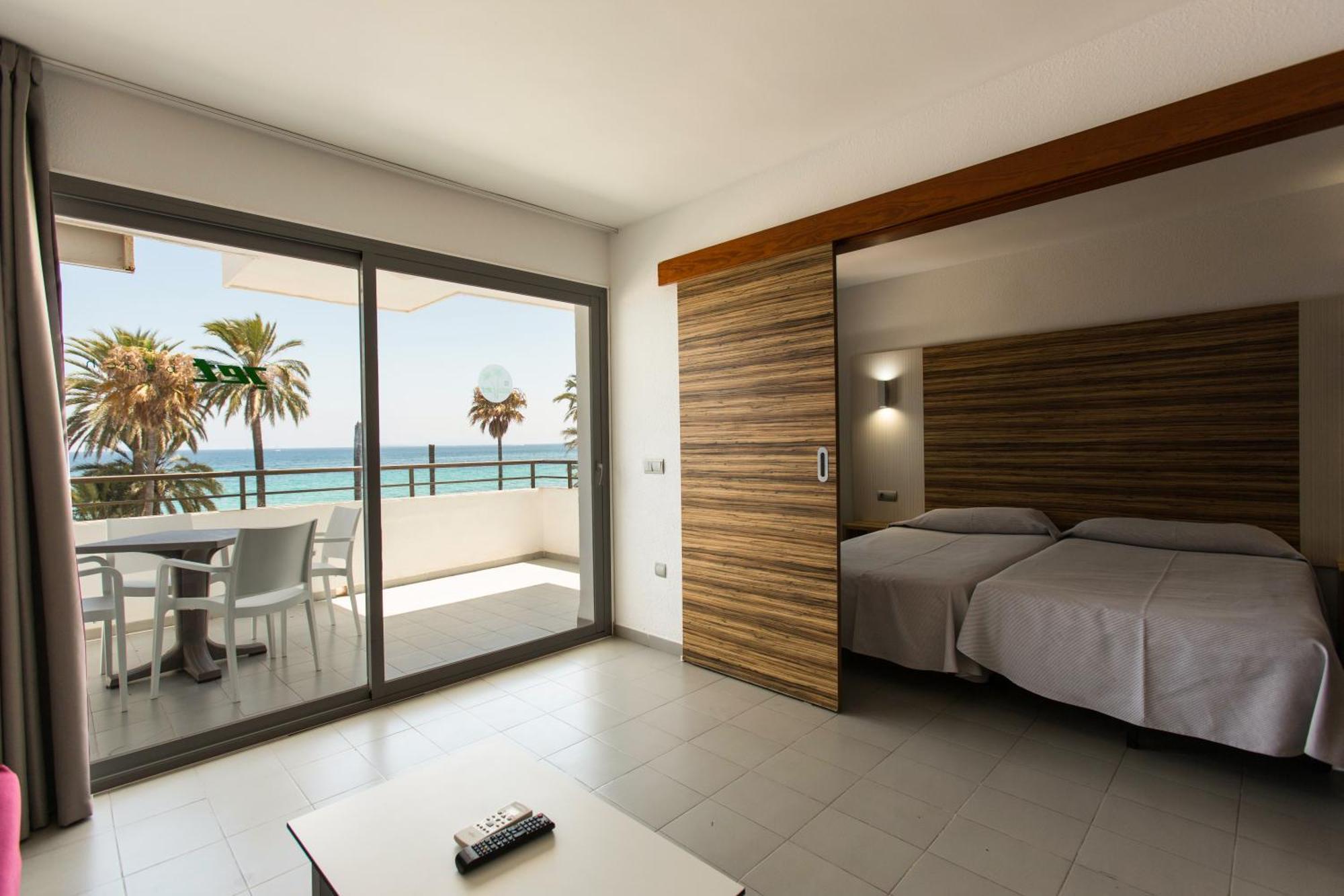 Two-Bedroom Suite Sea View