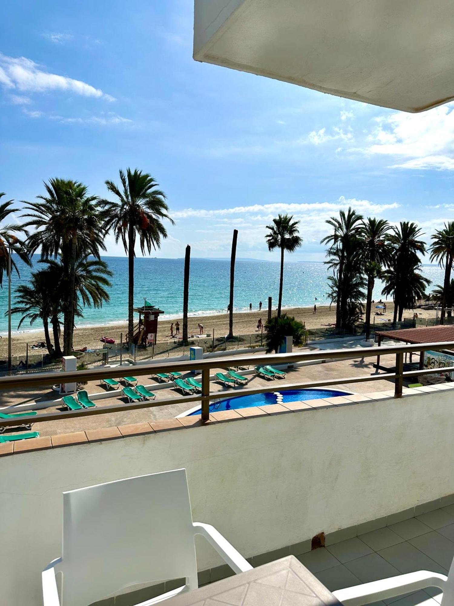 Two-Bedroom Suite Sea View