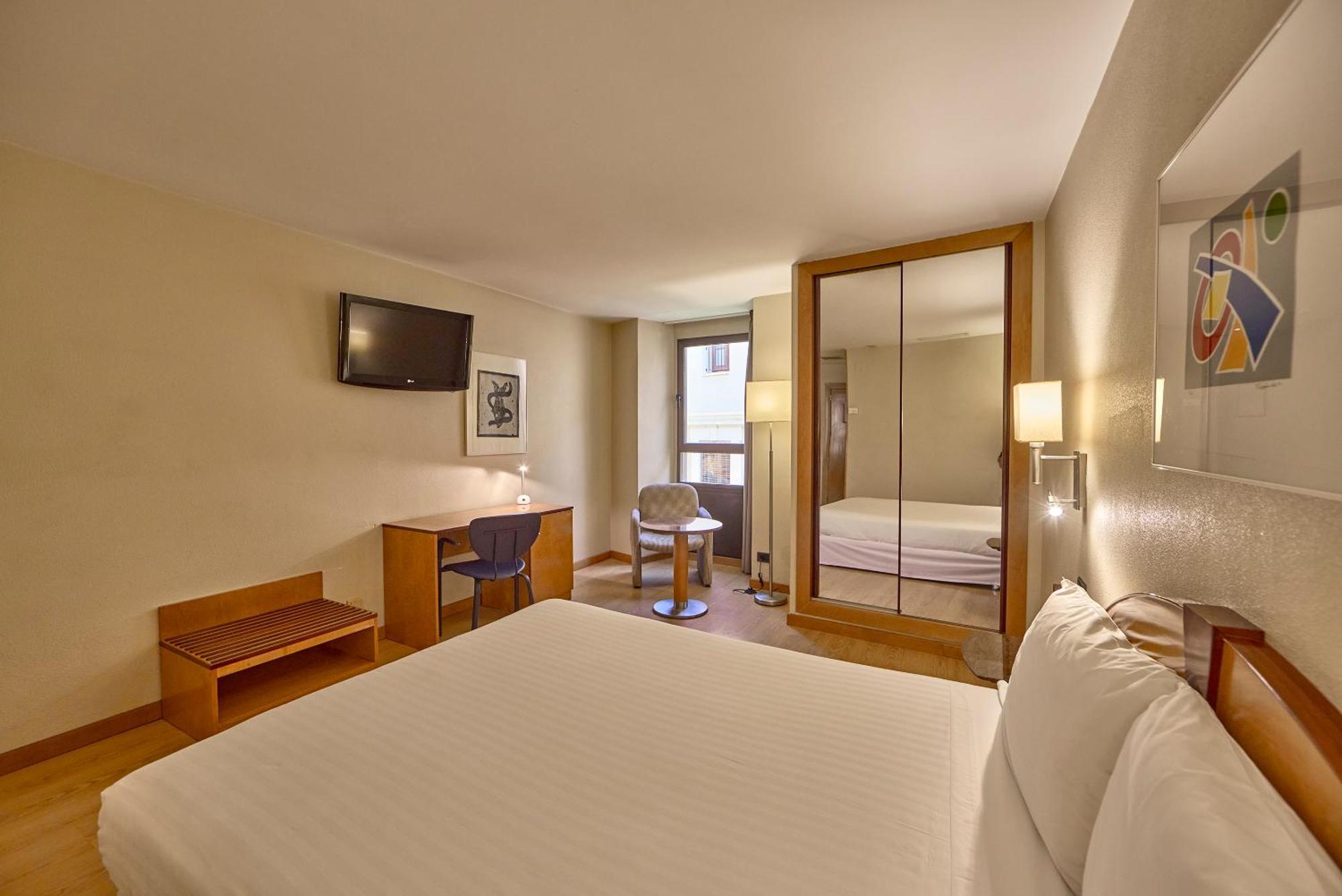 Double Room,1628645909:JPEG