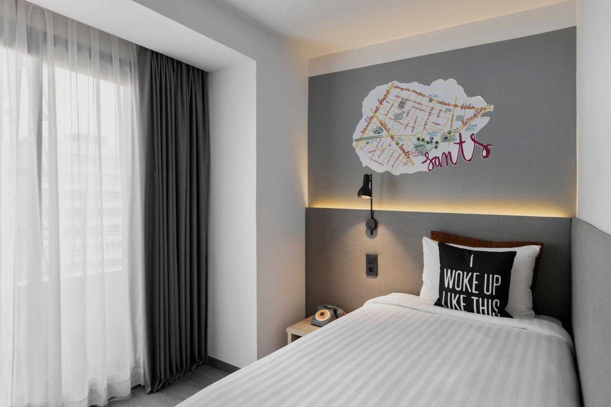 Moxy Single Room Balcony