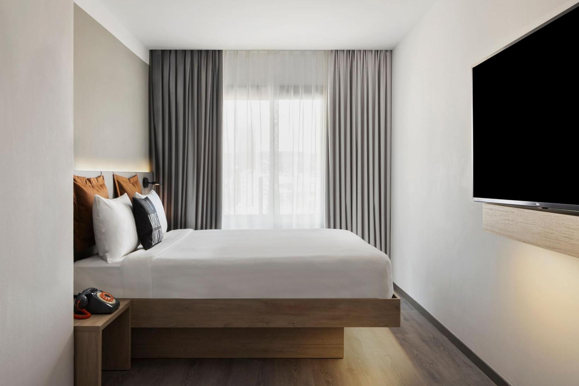 Moxy Queen Room City View