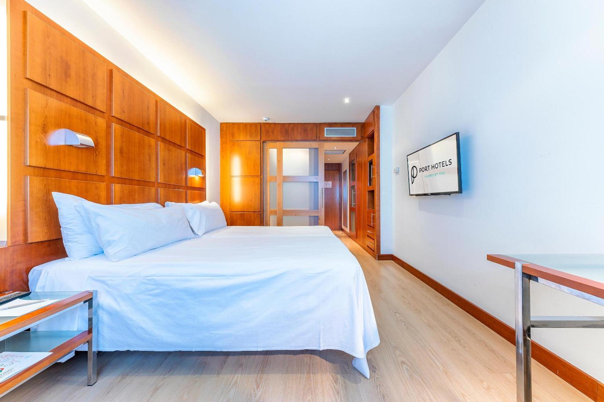 Twin Room with Airport Transfer (2 Adults),1636734979:JPEG