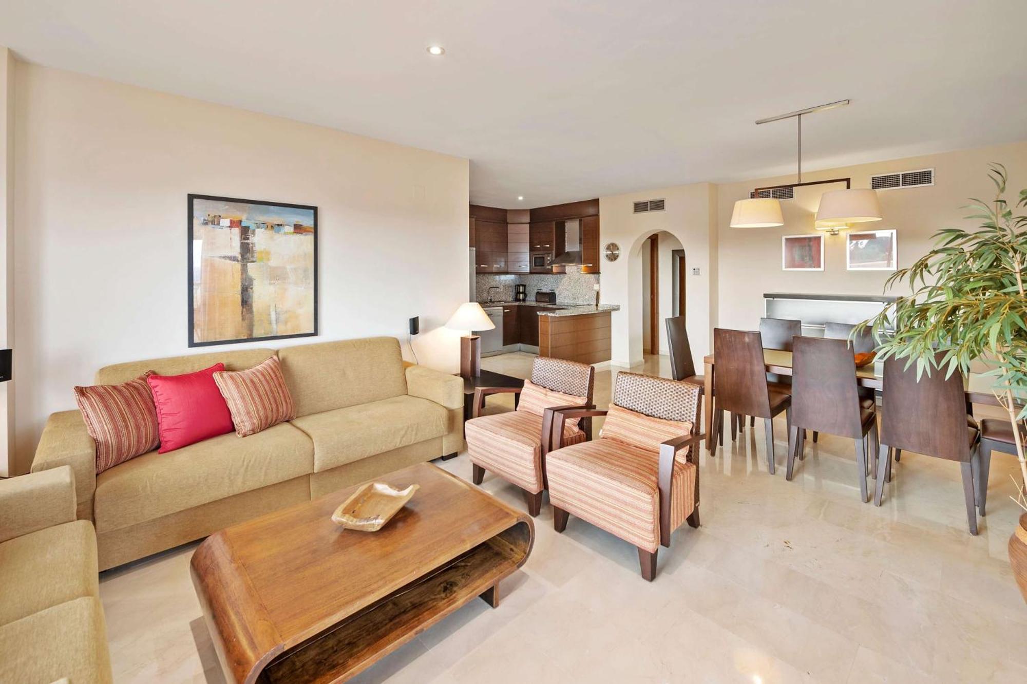 Suite Premium Plus de 3 dormitorios con bañera de hidromasaje y vistas al mar