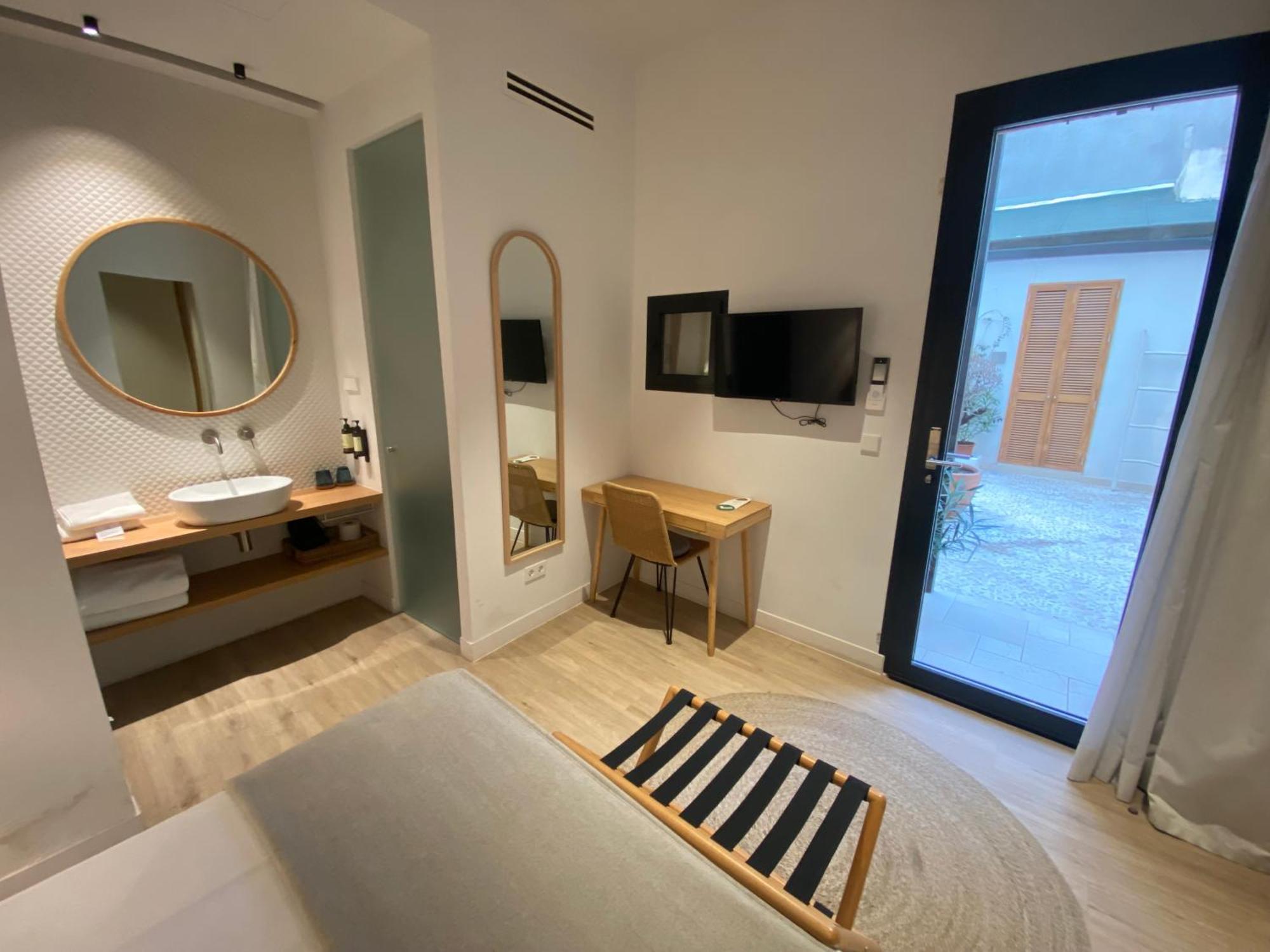 Superior Triple Room
