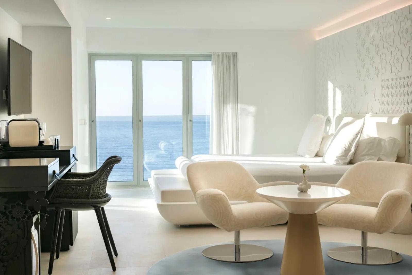 Penthouse Suite,1774517448:JPEG