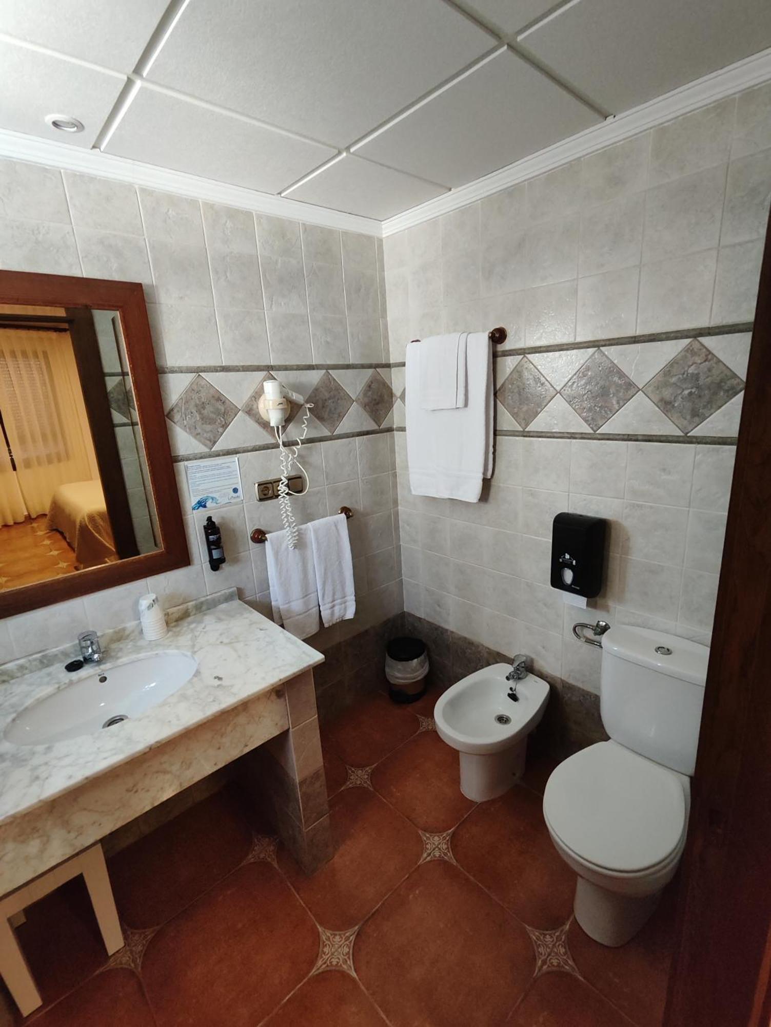 Triple Room,1642344854:JPEG
