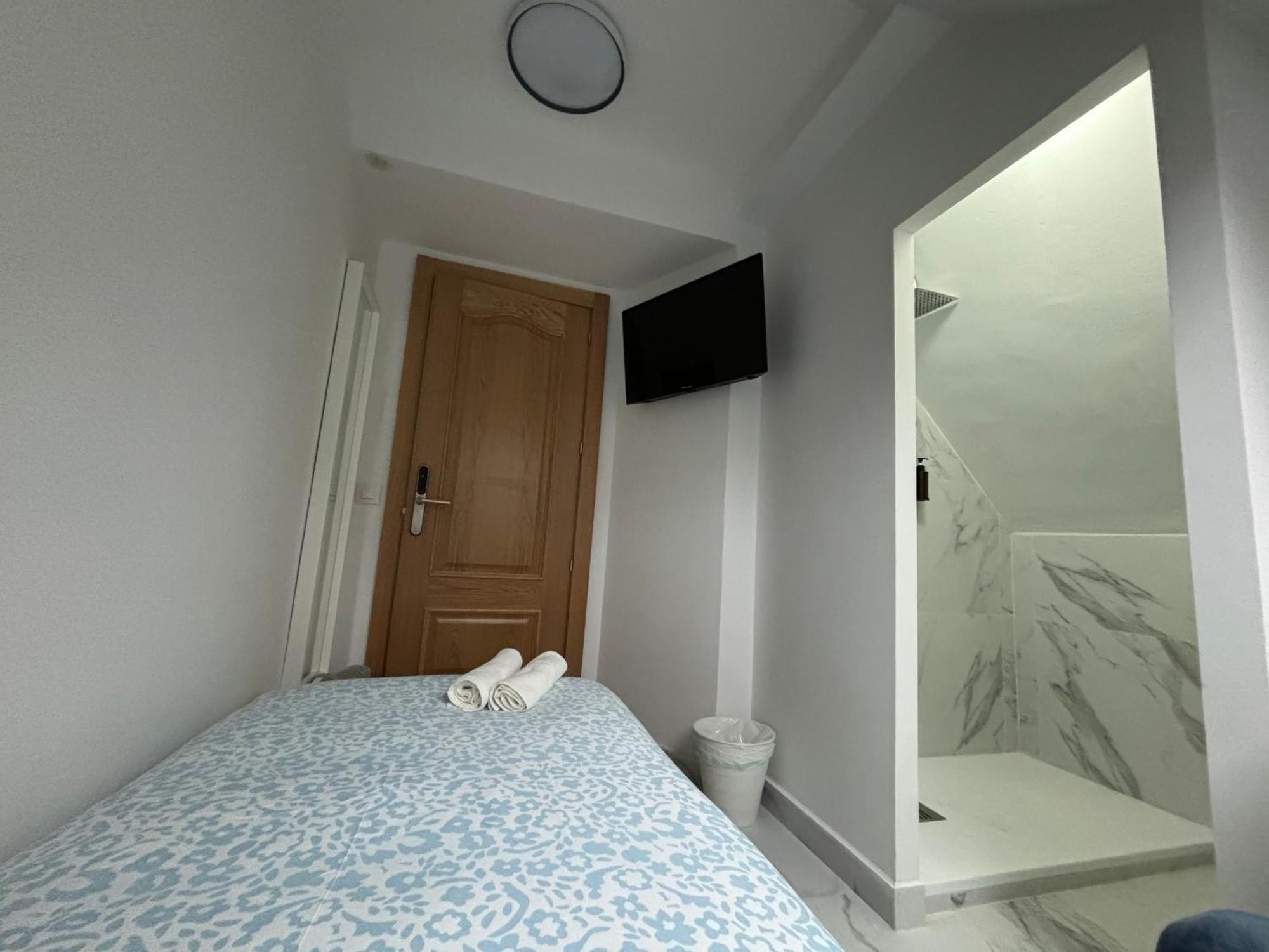 Single Room Private Bathroom,1644668156:JPEG