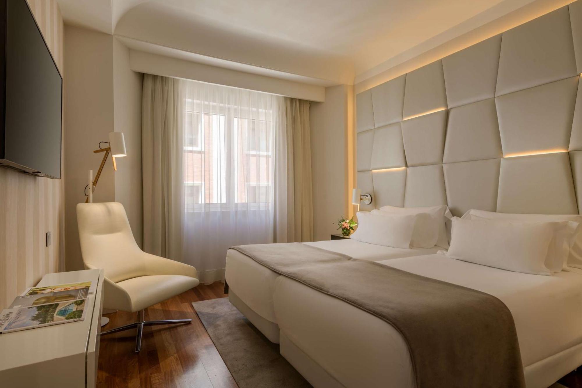 Suite Junior con cama supletoria (2 adultos + 1 niño)